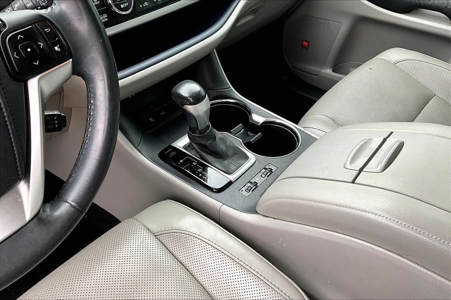 2015 Toyota Highlander Limited Silver Sky Metallic at Honda of Clear Lake