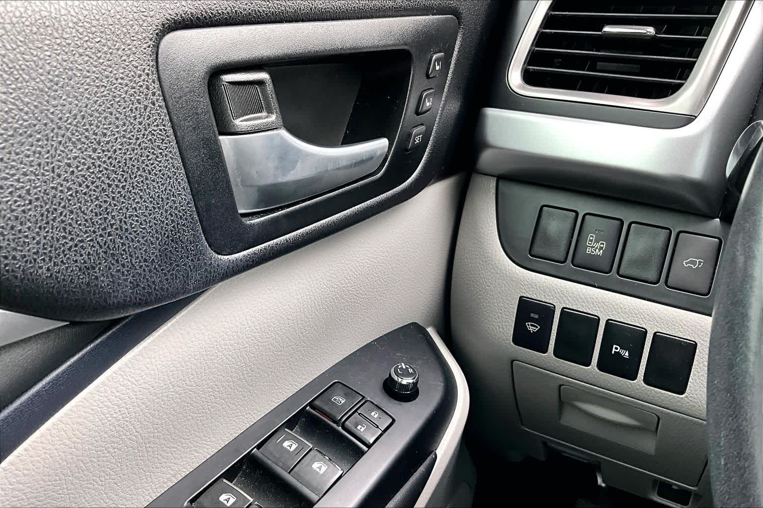 2015 Toyota Highlander Limited Silver Sky Metallic at Honda of Clear Lake