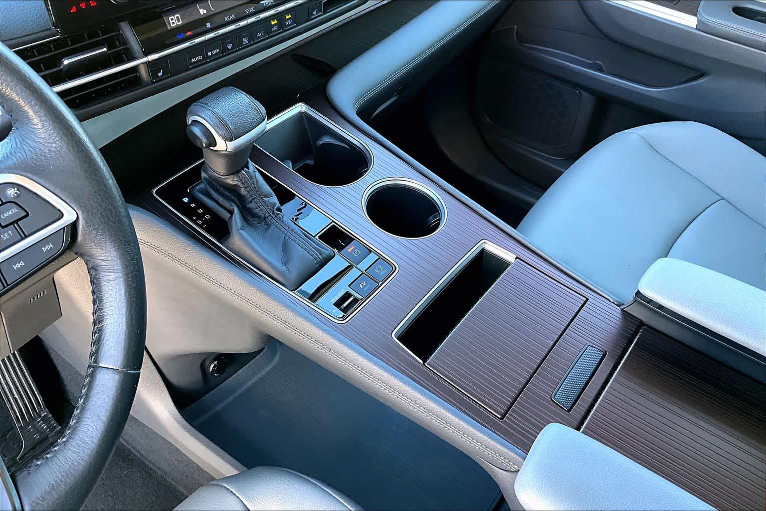 2023 Toyota Sienna XLE Wind Chill Pearl at Mac Haik Ford