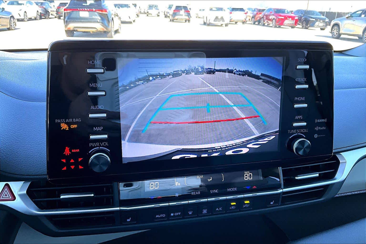 2023 Toyota Sienna XLE Wind Chill Pearl at Mac Haik Ford