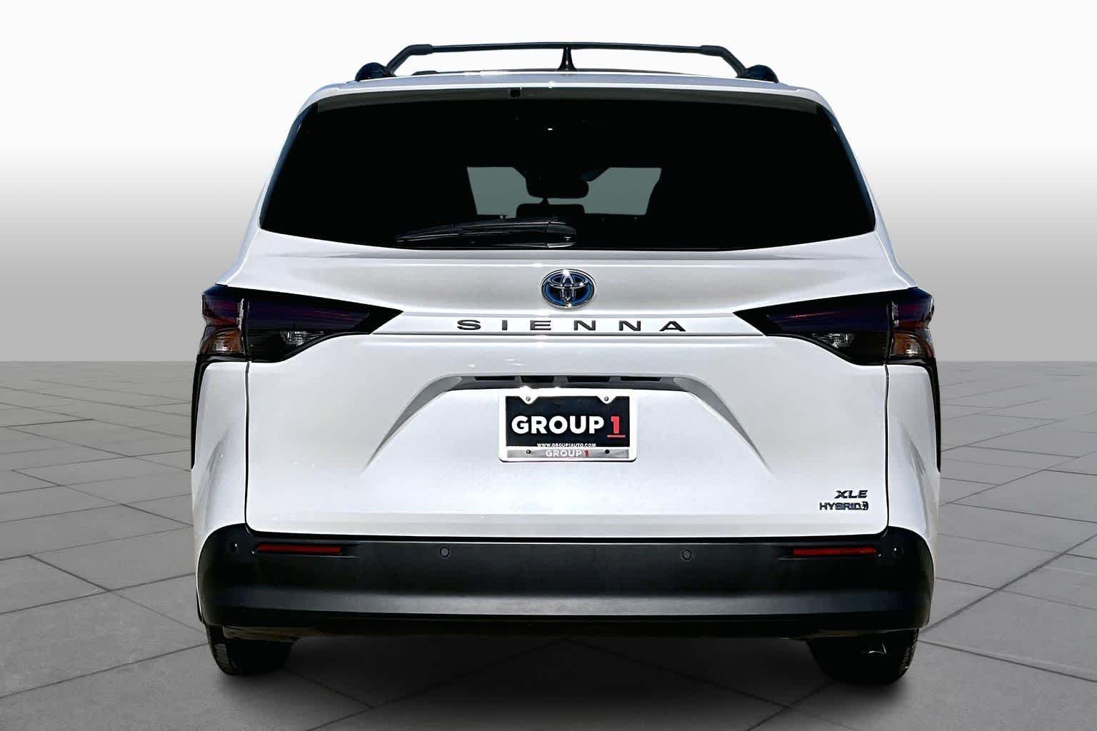 2023 Toyota Sienna XLE Wind Chill Pearl at Mac Haik Ford