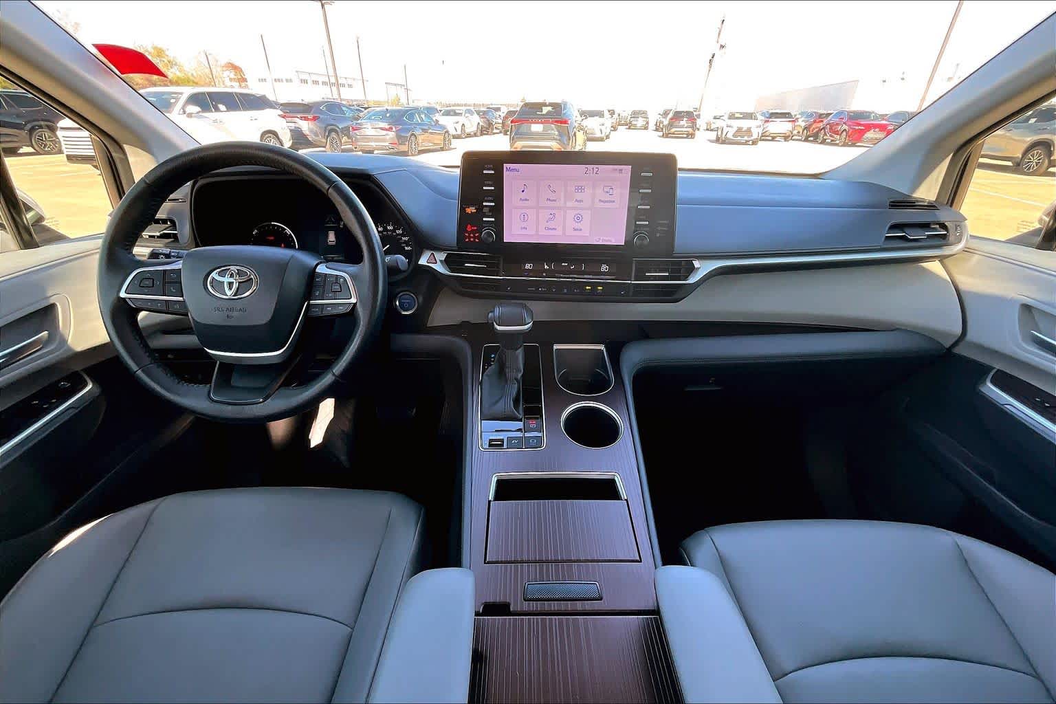 2023 Toyota Sienna XLE Wind Chill Pearl at Mac Haik Ford