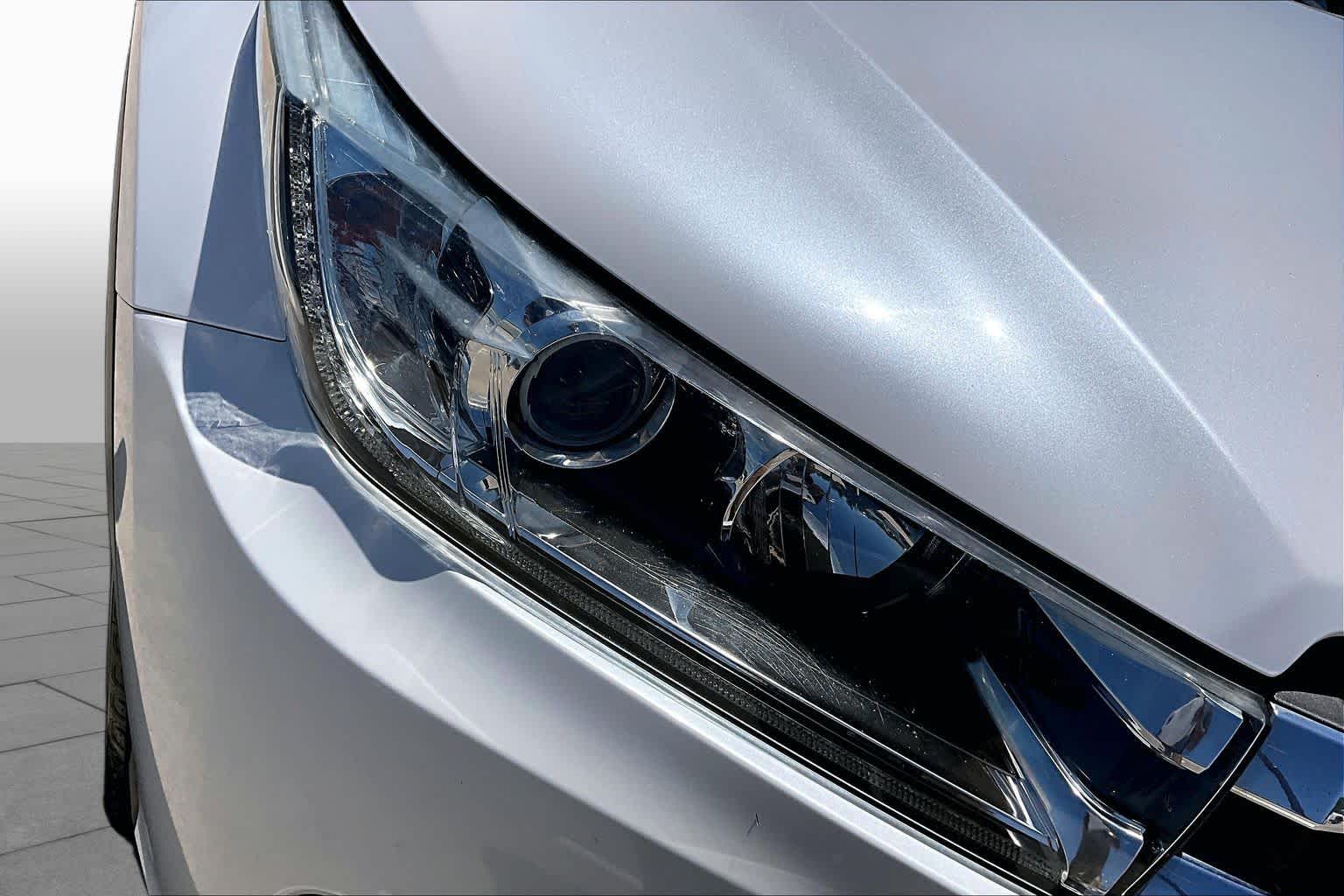 2018 Toyota Highlander Limited Blizzard Pearl at Beck & Masten Kia