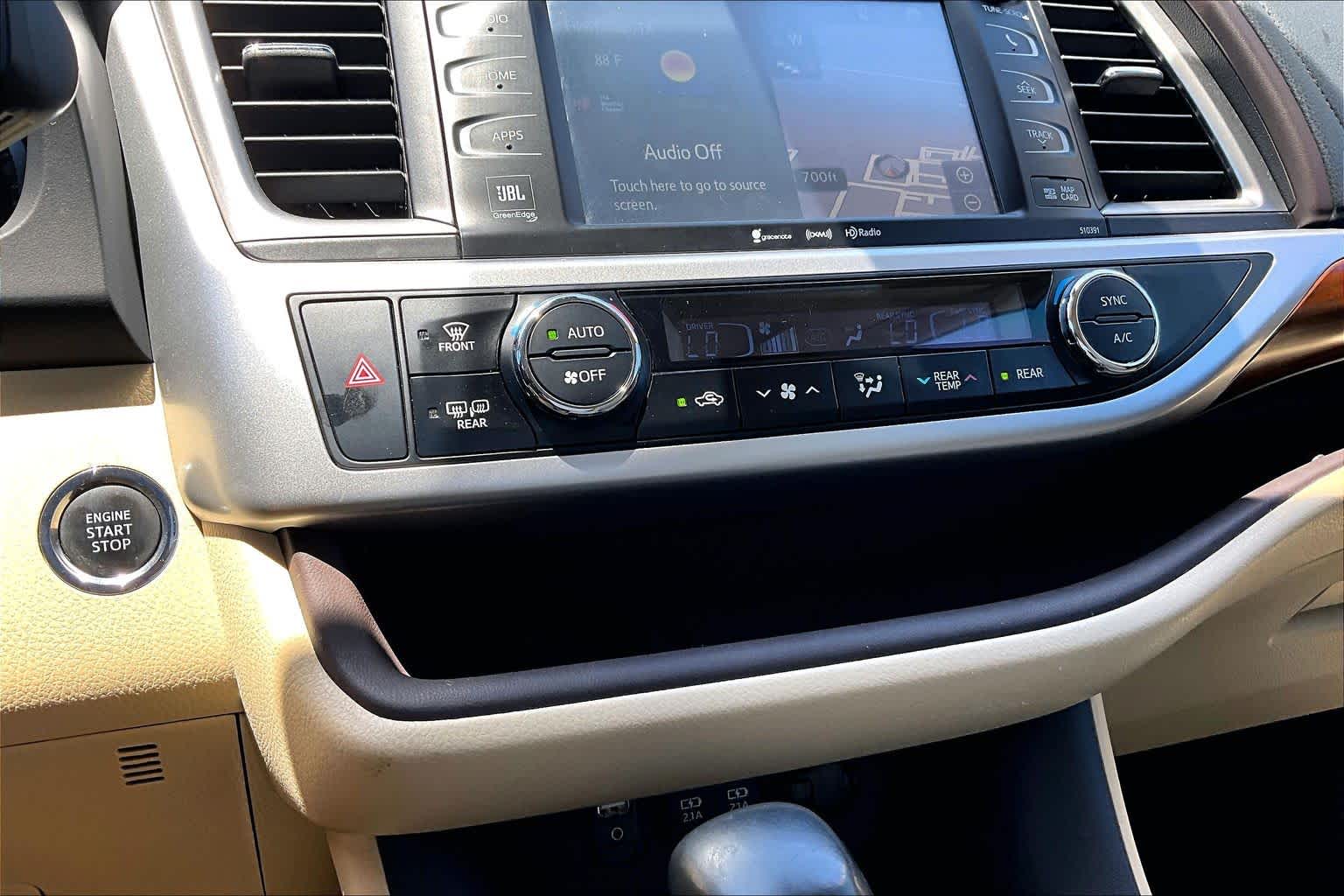 2018 Toyota Highlander Limited Blizzard Pearl at Beck & Masten Kia