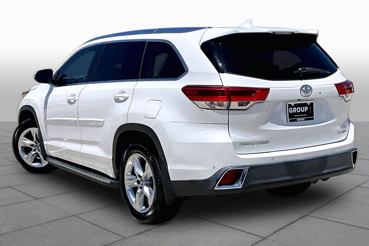 2018 Toyota Highlander Limited Blizzard Pearl at Beck & Masten Kia
