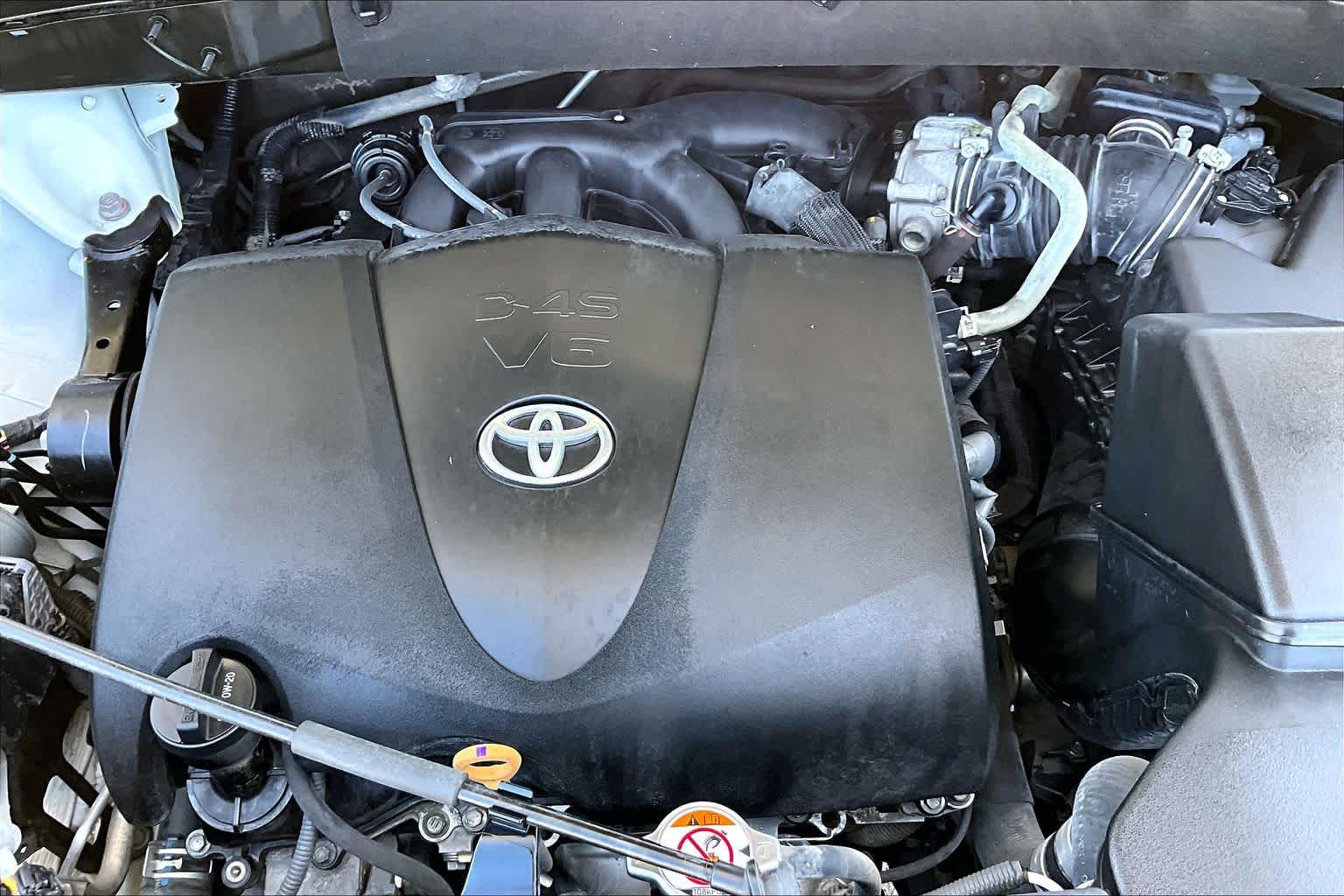 2018 Toyota Highlander Limited Blizzard Pearl at Beck & Masten Kia