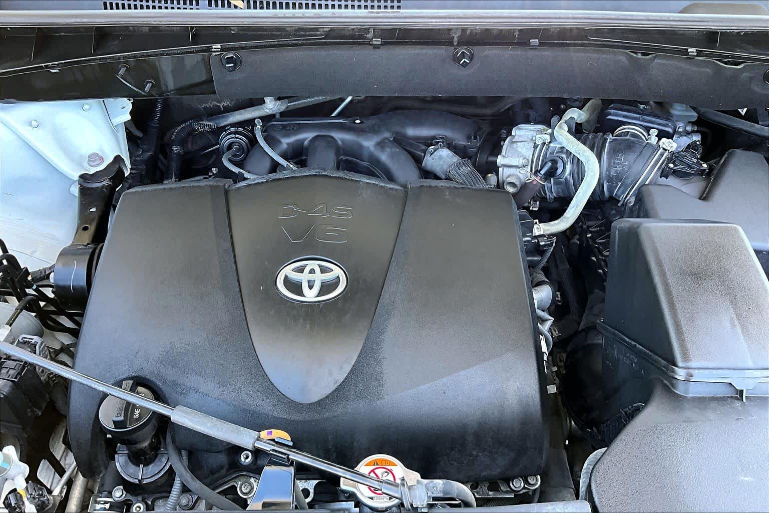 2018 Toyota Highlander Limited Blizzard Pearl at Beck & Masten Kia