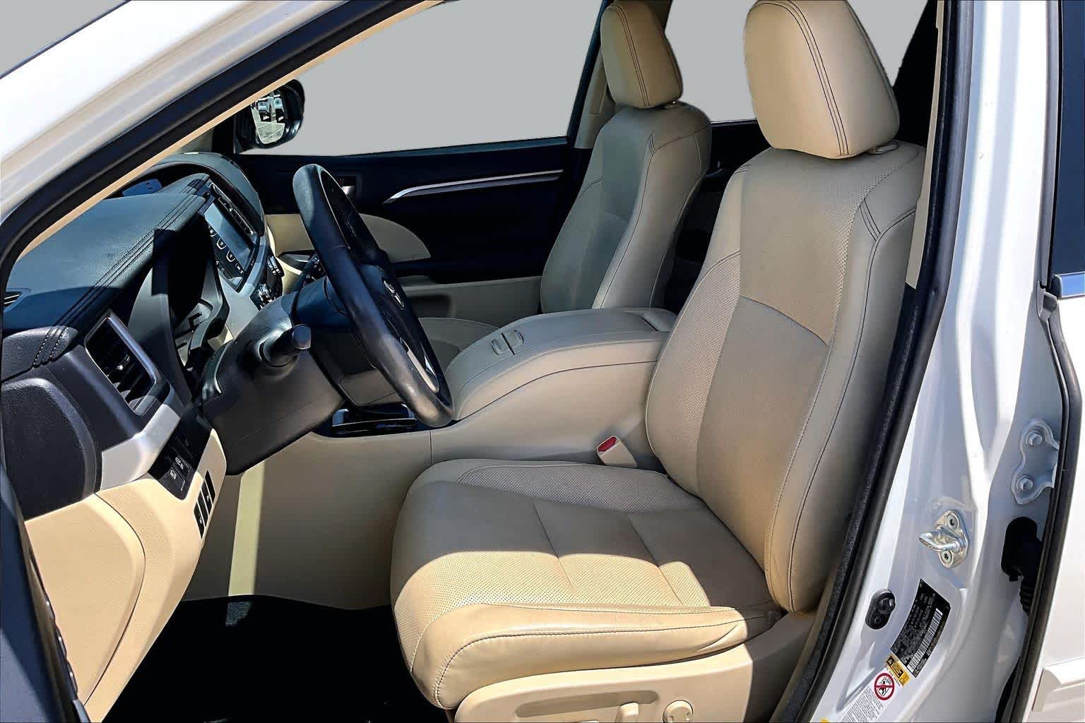2018 Toyota Highlander Limited Blizzard Pearl at Beck & Masten Kia