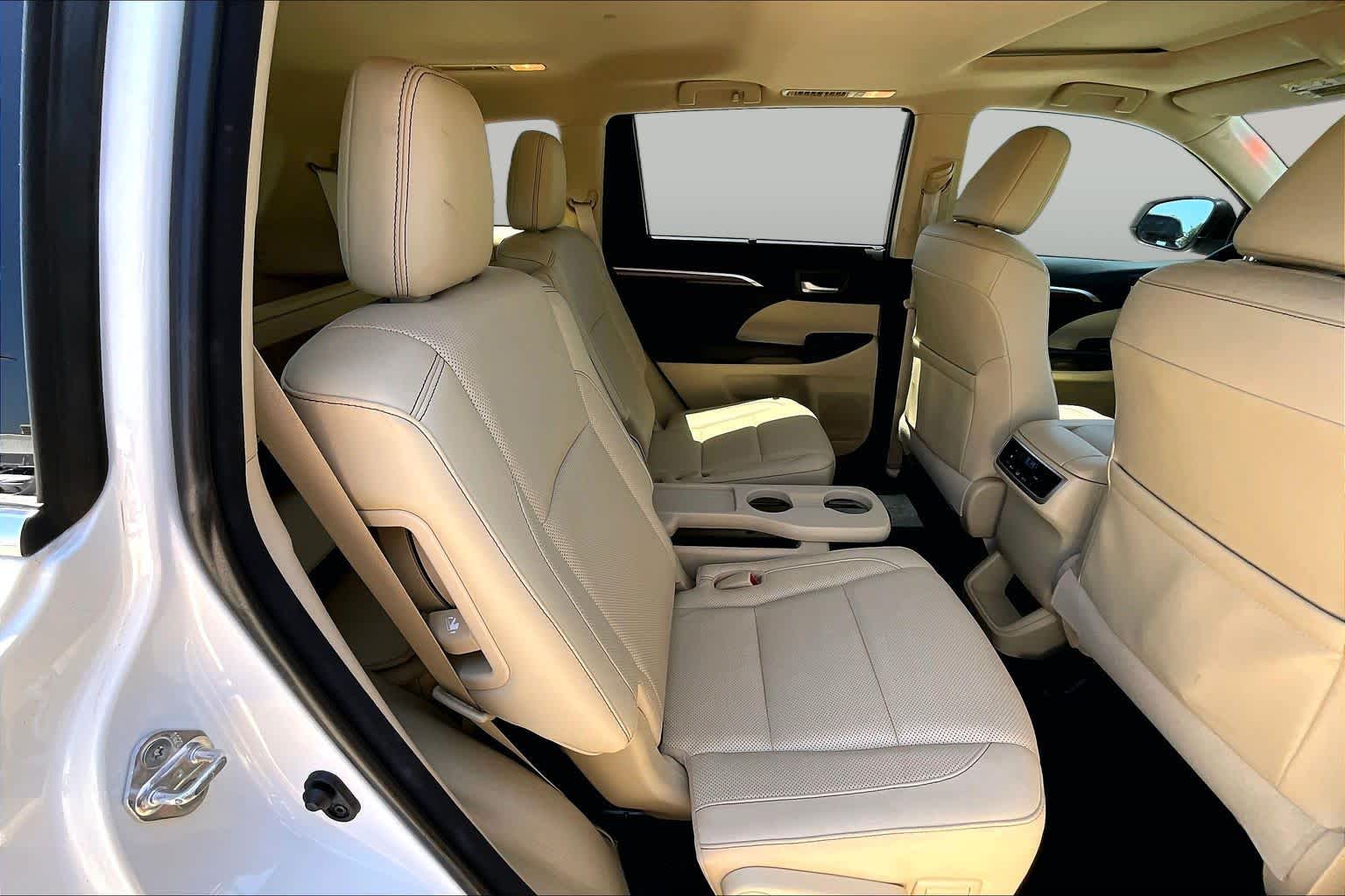 2018 Toyota Highlander Limited Blizzard Pearl at Beck & Masten Kia