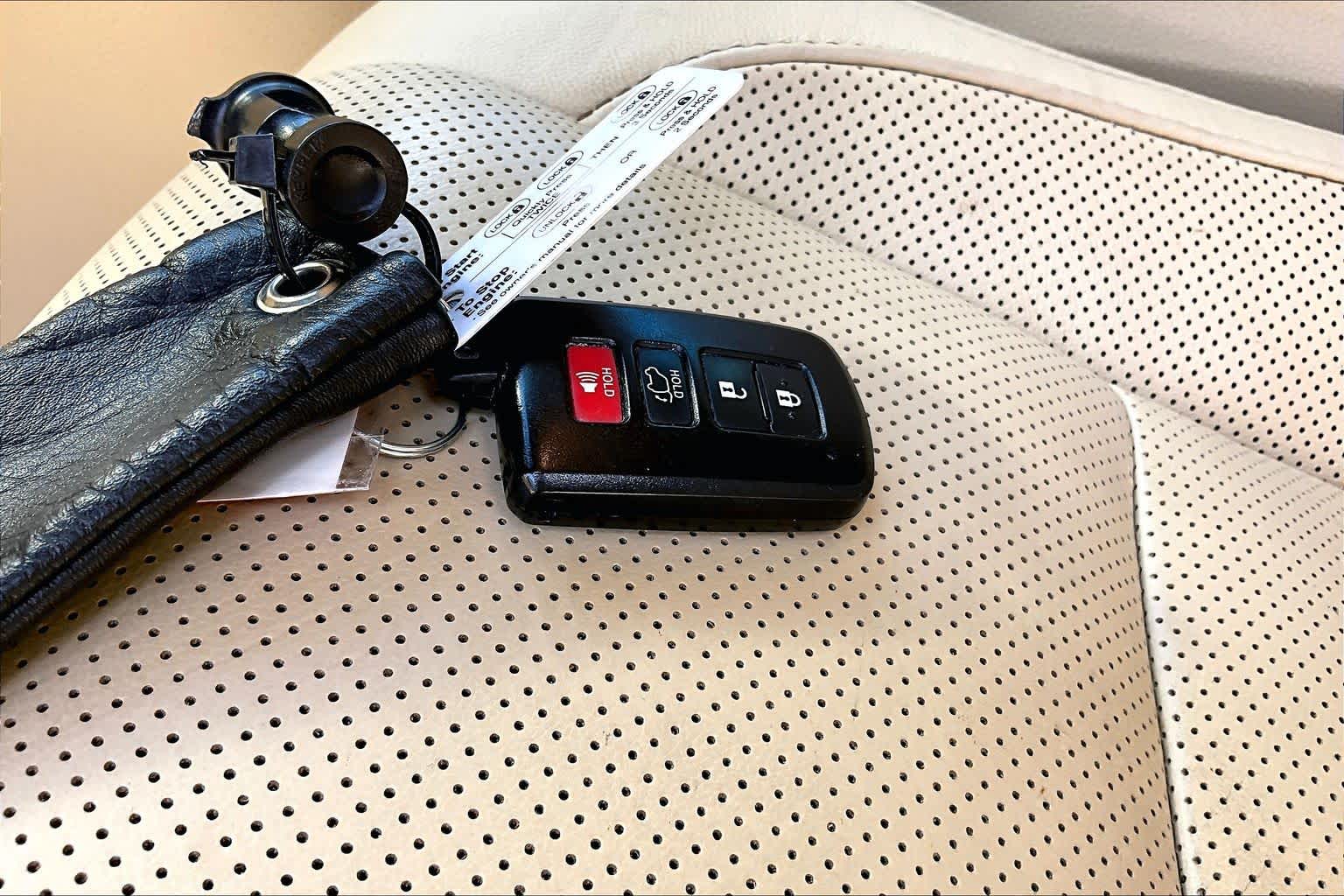 2018 Toyota Highlander Limited Blizzard Pearl at Beck & Masten Kia