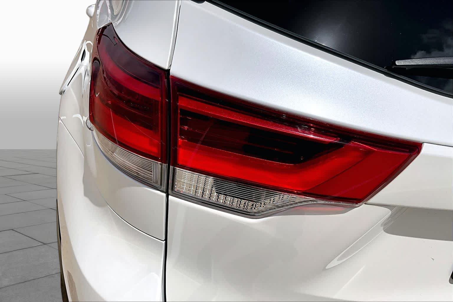 2018 Toyota Highlander Limited Blizzard Pearl at AutoNation USA Katy