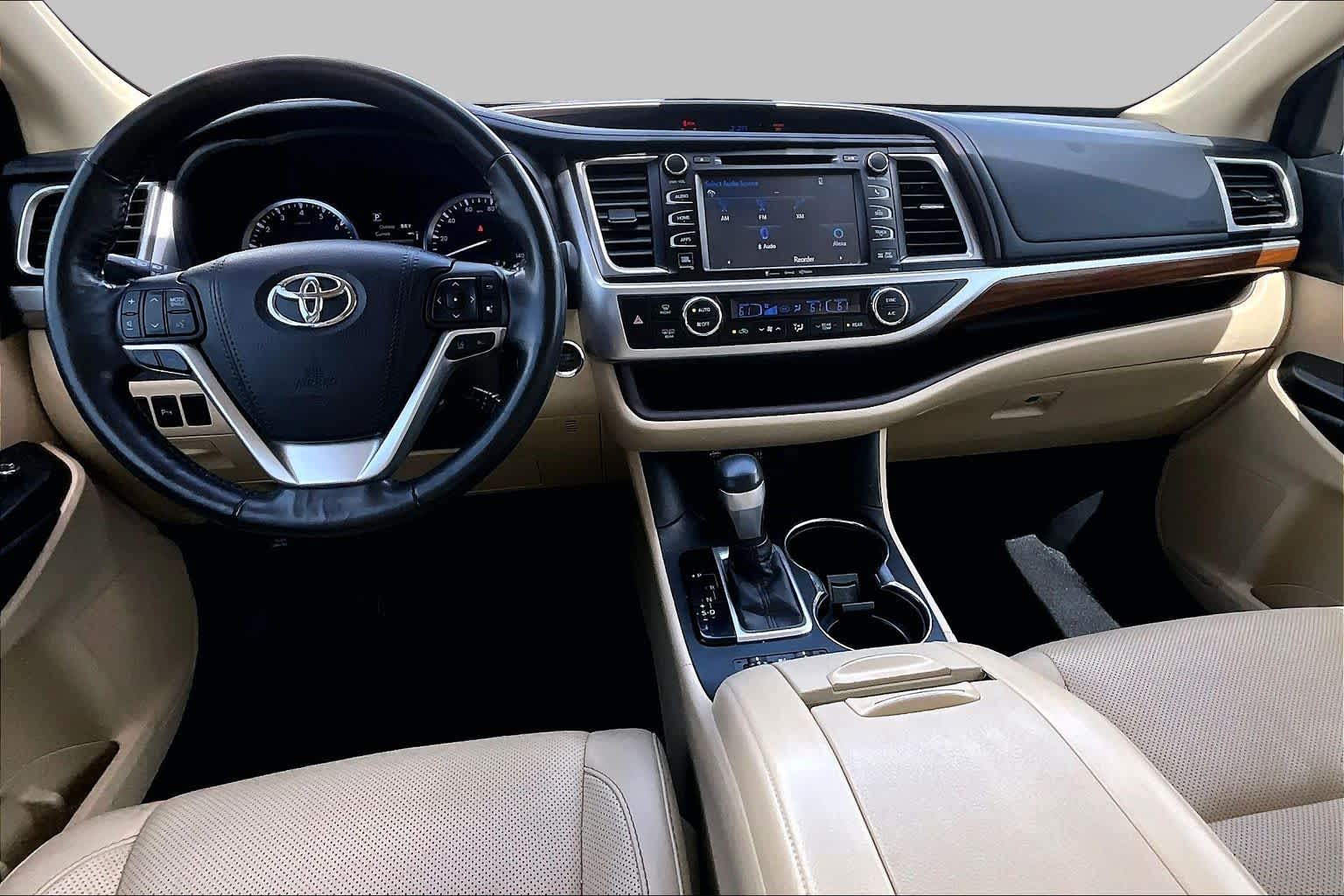 2018 Toyota Highlander Limited Blizzard Pearl at AutoNation USA Katy