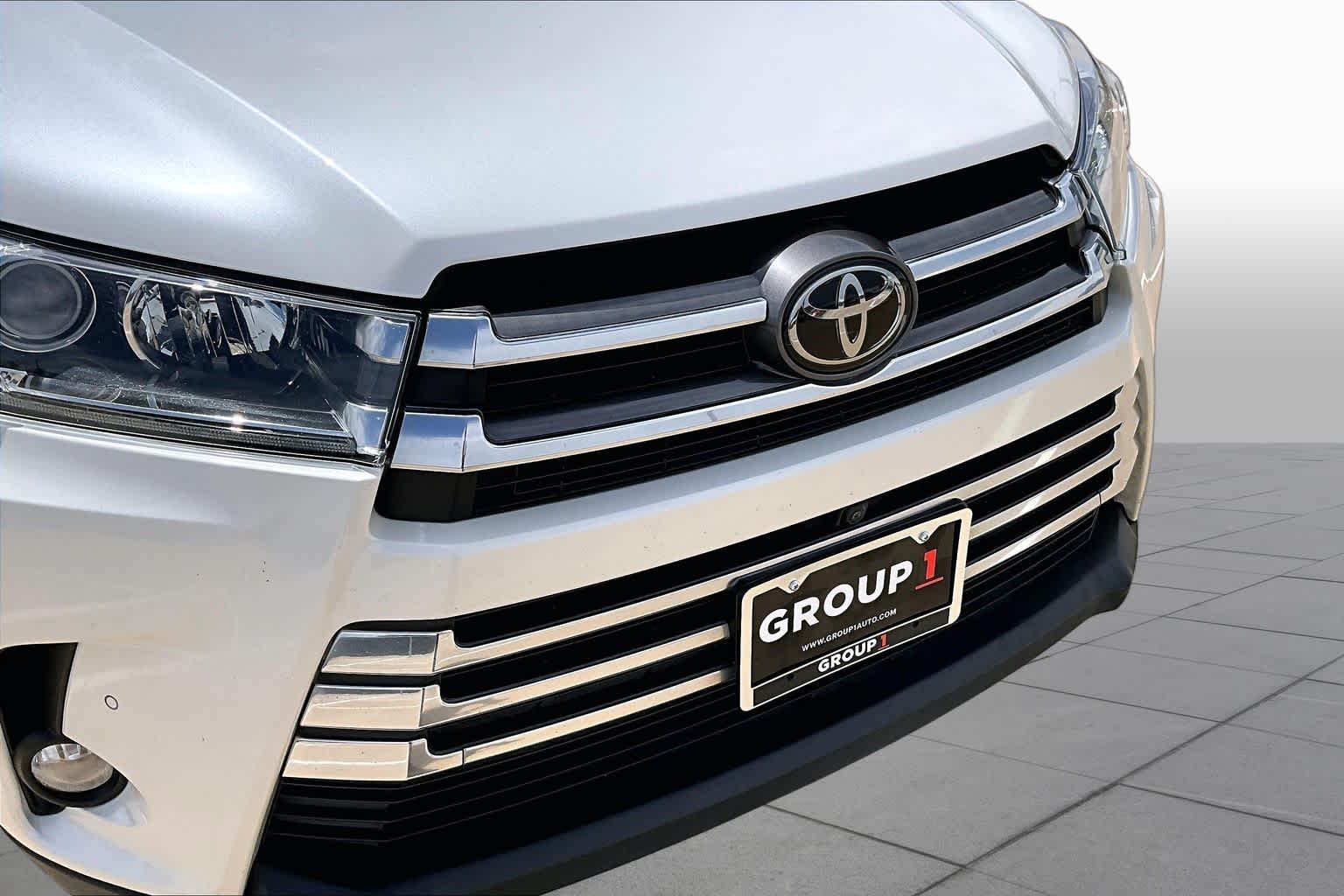 2018 Toyota Highlander Limited Blizzard Pearl at AutoNation USA Katy