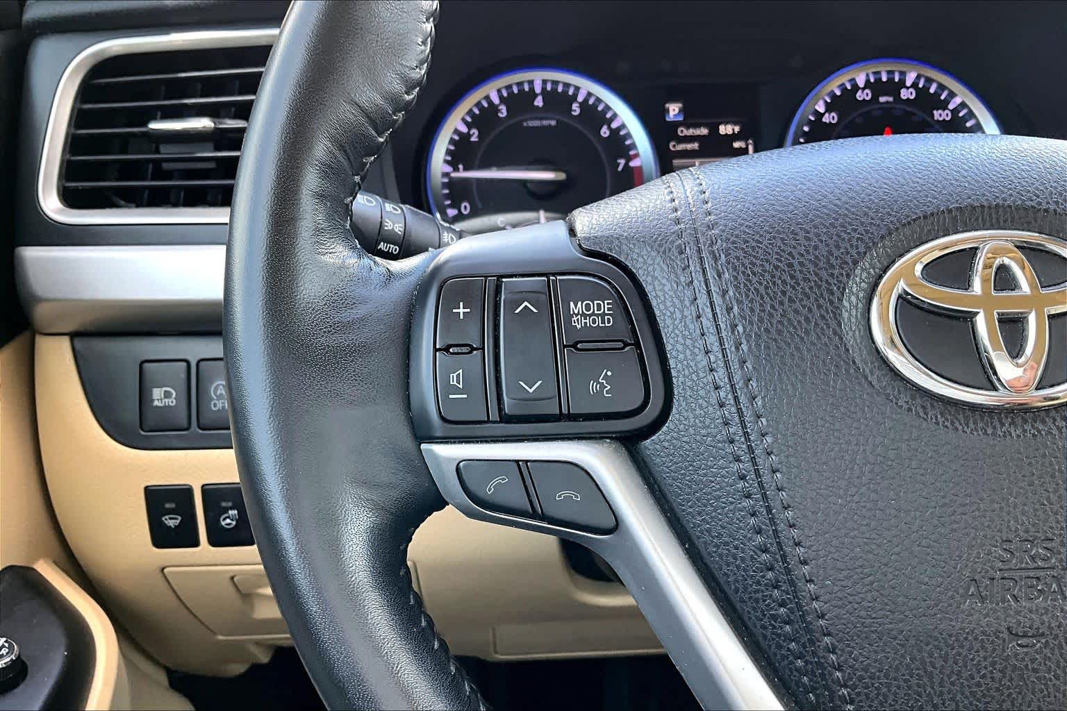 2018 Toyota Highlander Limited Blizzard Pearl at AutoNation USA Katy