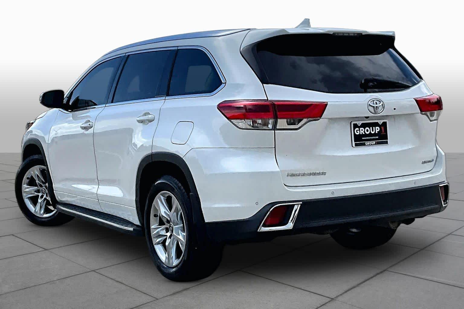 2019 Toyota Highlander Limited Blizzard Pearl at Beck & Masten Kia