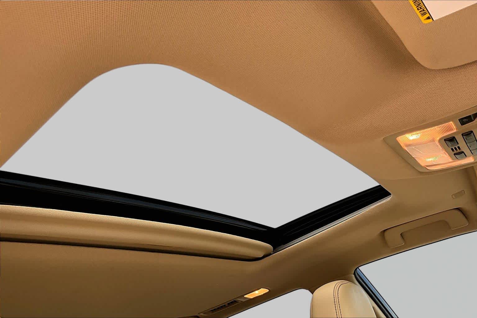 2019 Toyota Highlander Limited Blizzard Pearl at Beck & Masten Kia