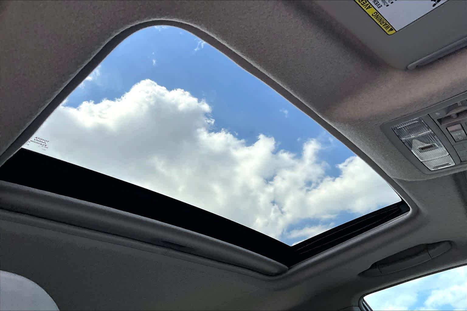 2012 Toyota Highlander SE Classic Silver Metallic at Beck & Masten Kia