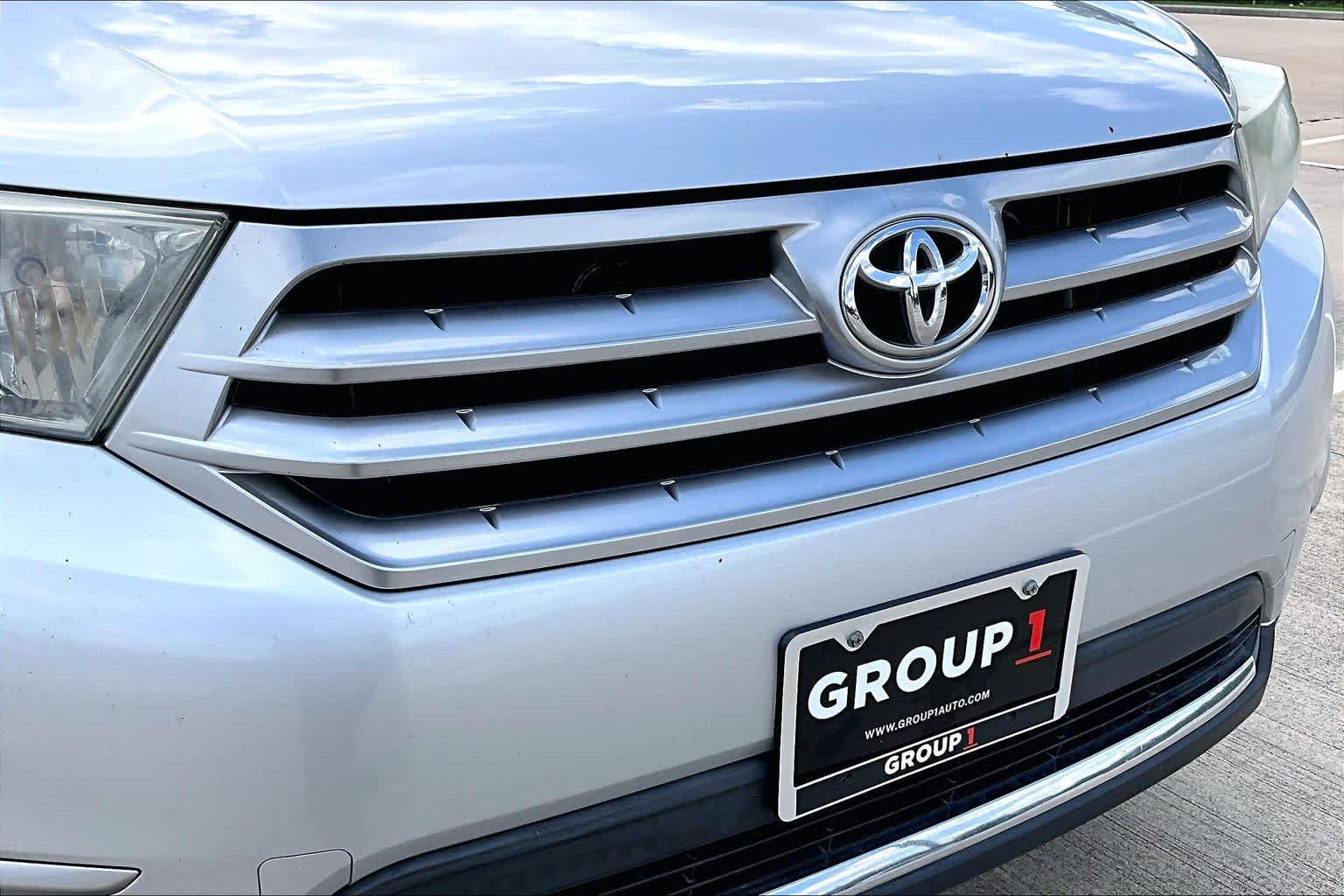 2012 Toyota Highlander SE Classic Silver Metallic at Beck & Masten Kia