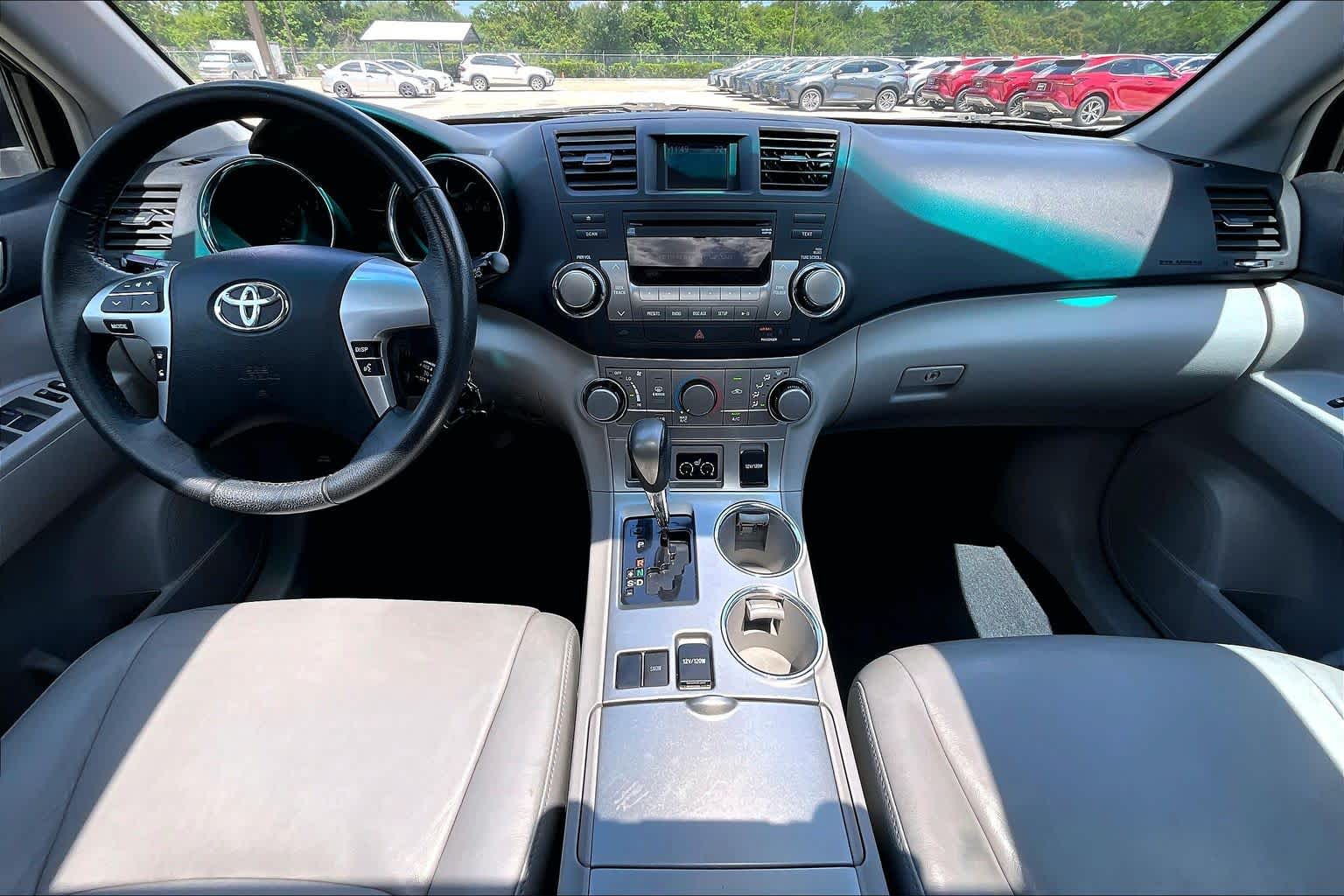 2012 Toyota Highlander SE Classic Silver Metallic at Beck & Masten Kia