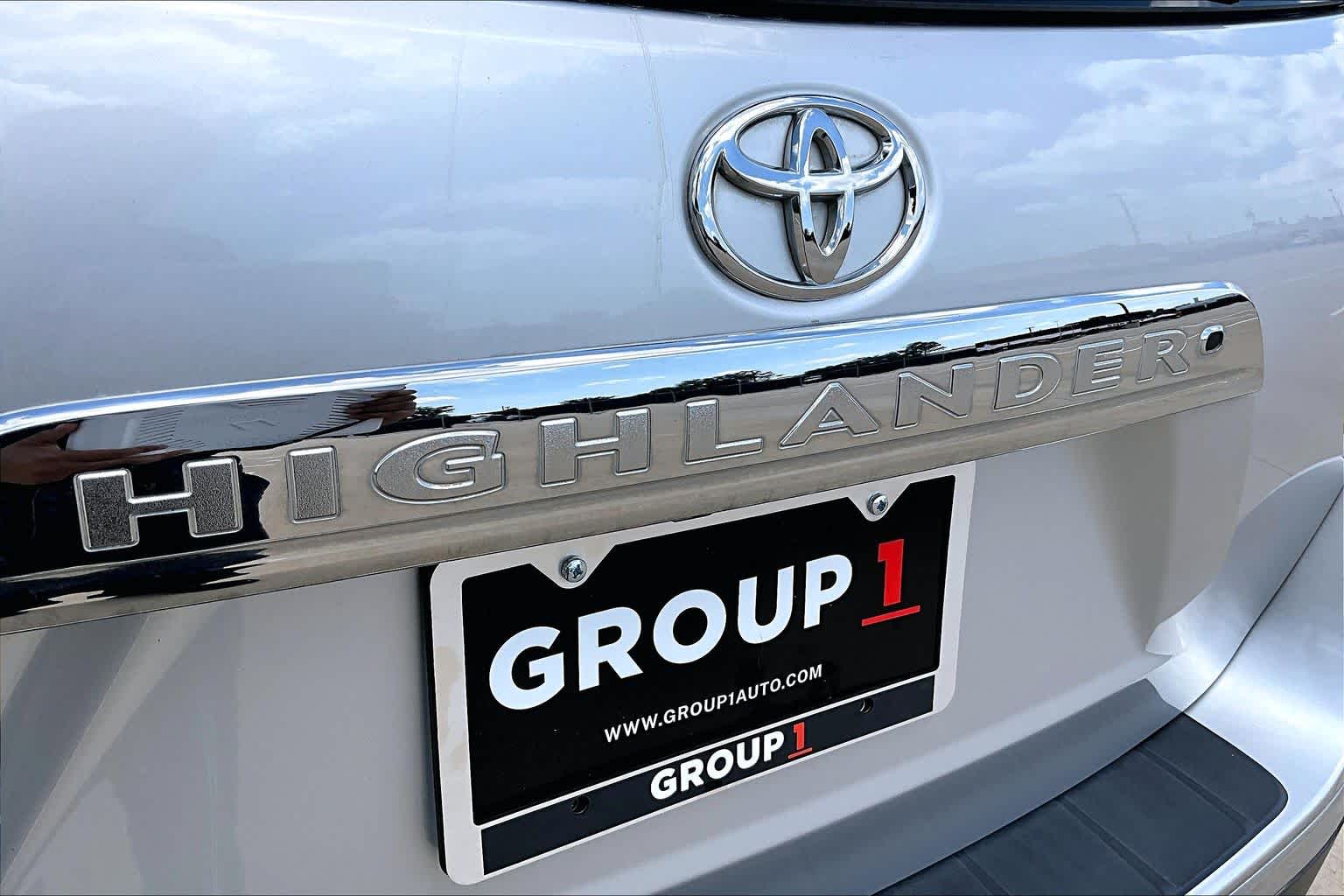 2012 Toyota Highlander SE Classic Silver Metallic at Beck & Masten Kia