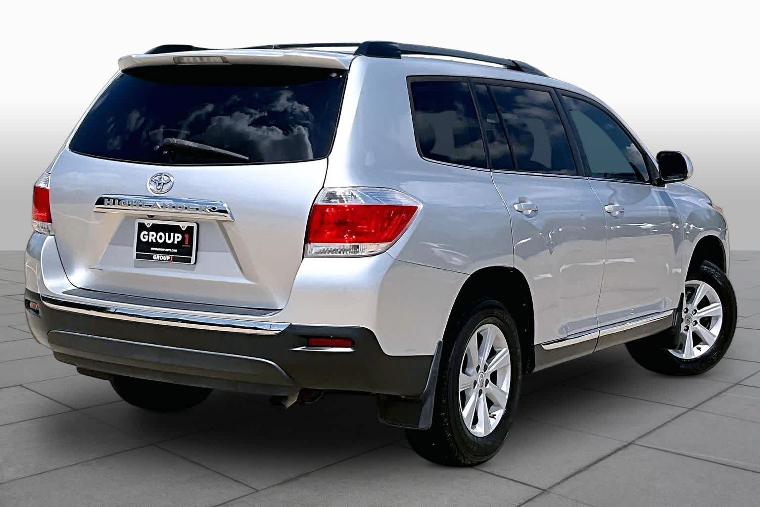 2012 Toyota Highlander SE Classic Silver Metallic at Beck & Masten Kia