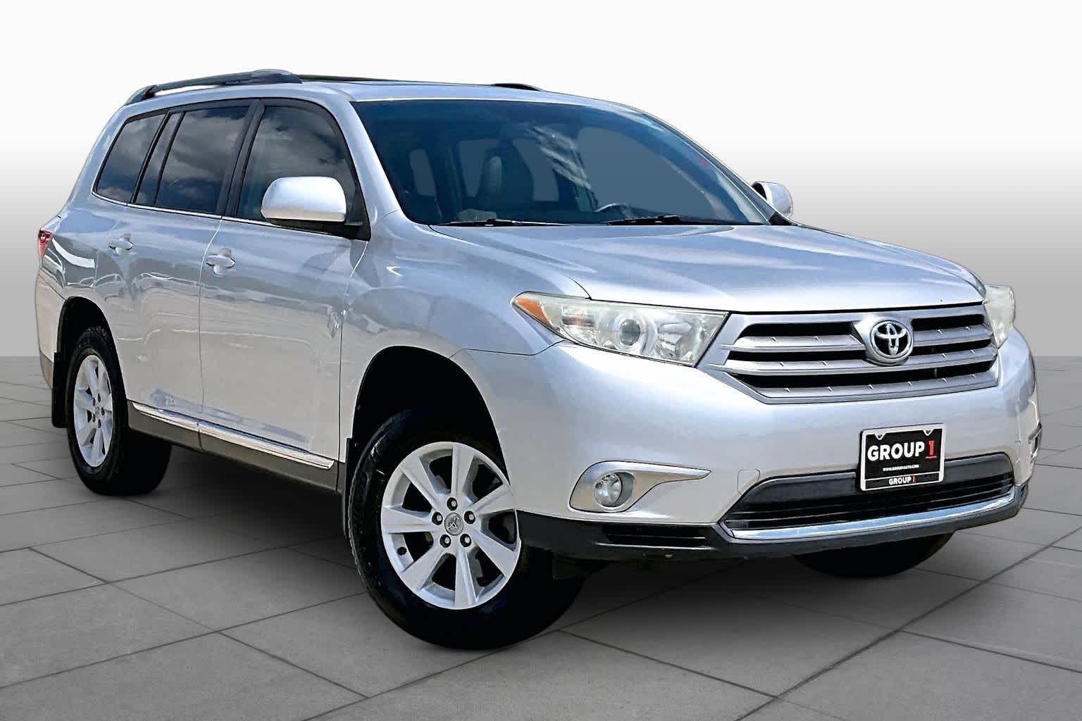 2012 Toyota Highlander SE Classic Silver Metallic at Beck & Masten Kia