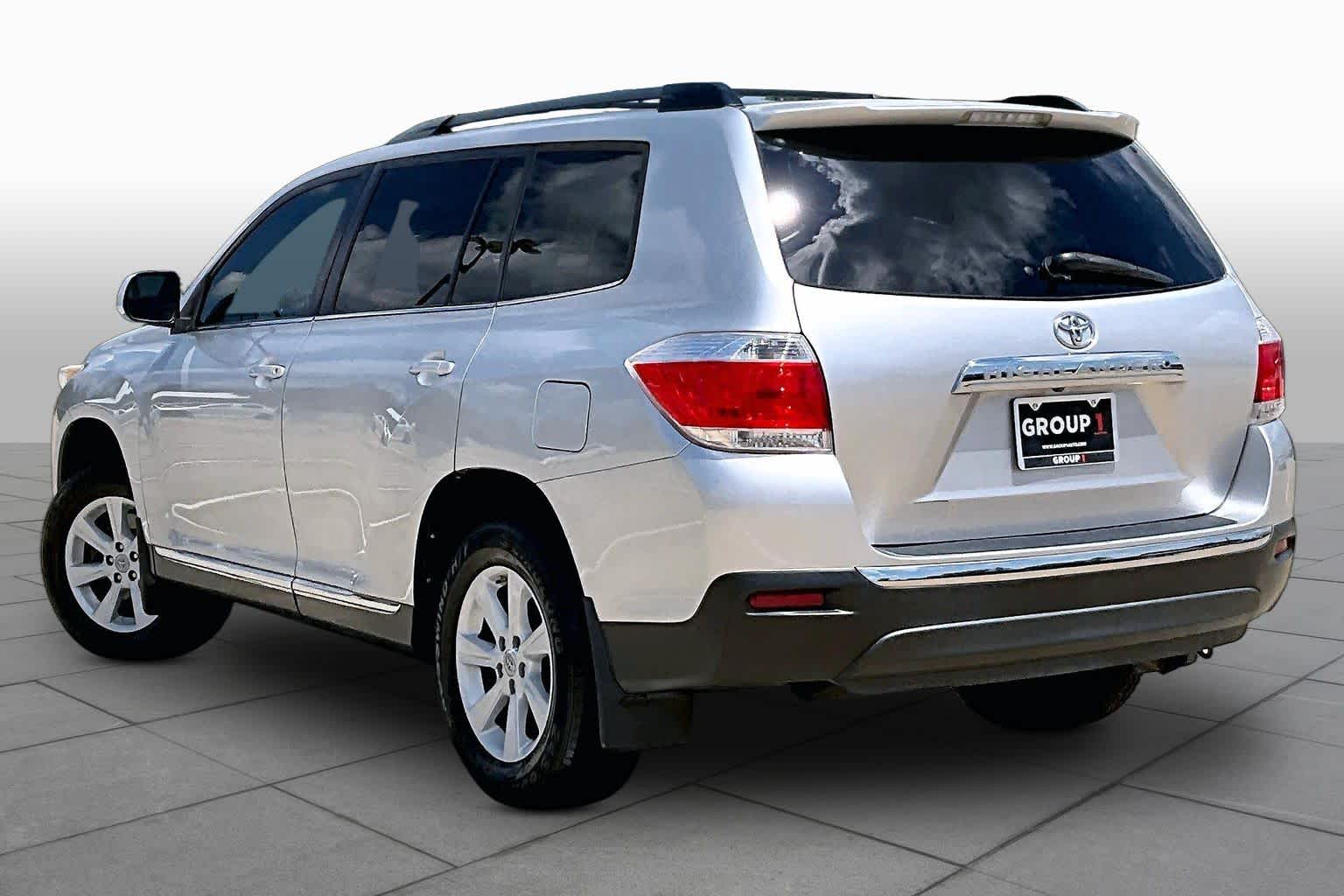 2012 Toyota Highlander SE Classic Silver Metallic at Beck & Masten Kia