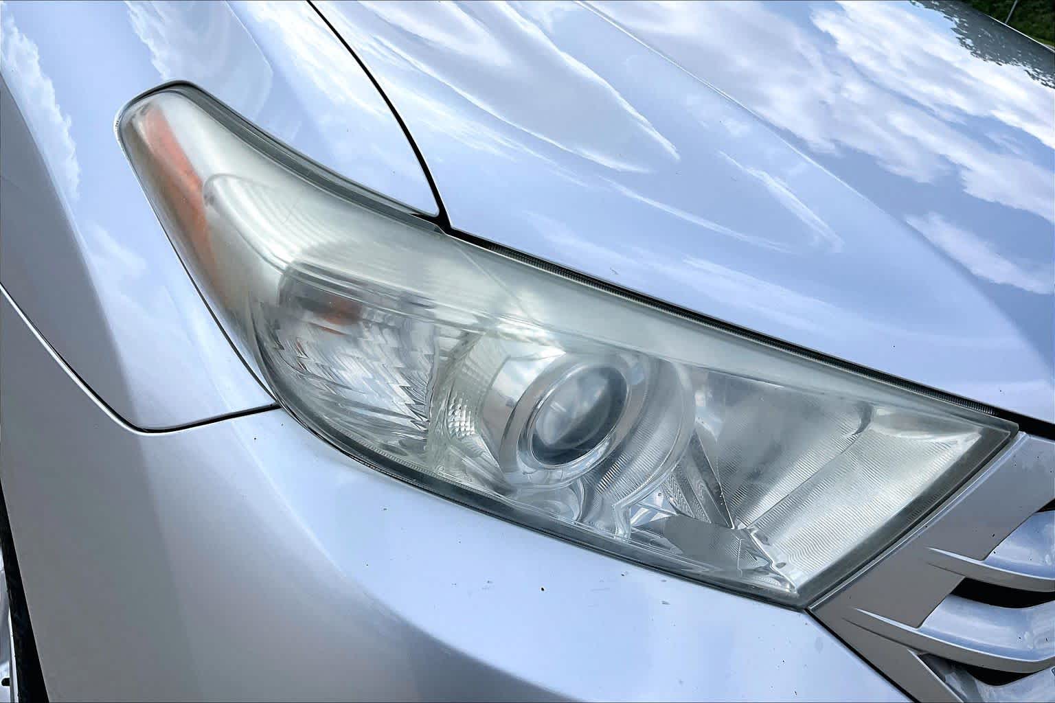 2012 Toyota Highlander SE Classic Silver Metallic at Beck & Masten Kia