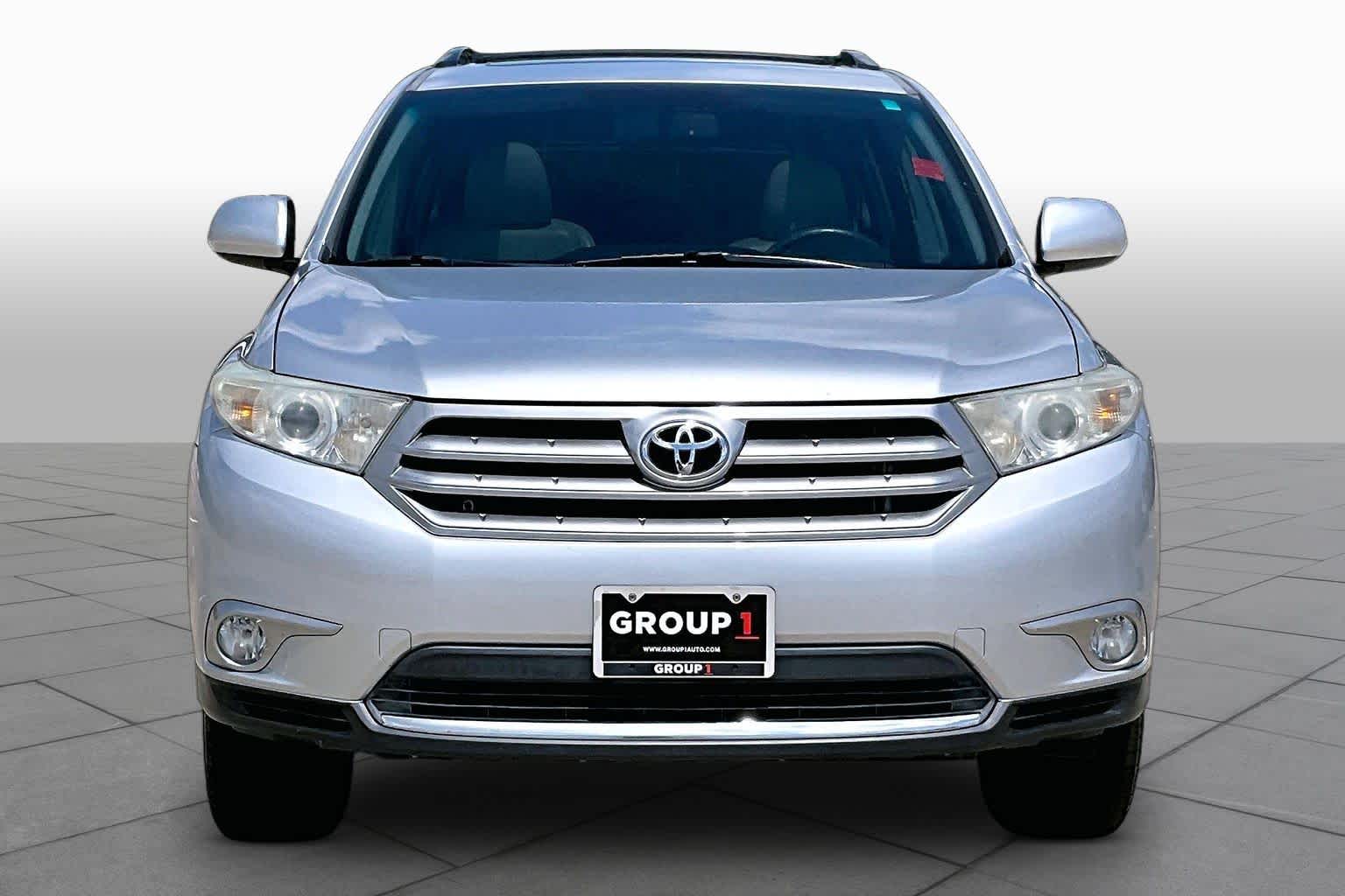 2012 Toyota Highlander SE Classic Silver Metallic at Beck & Masten Kia