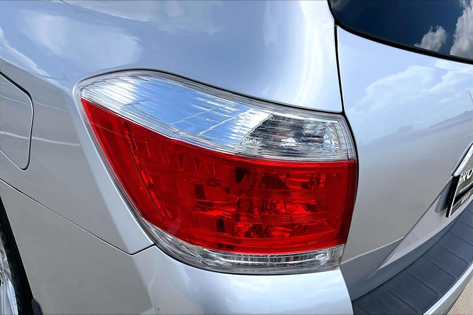 2012 Toyota Highlander SE Classic Silver Metallic at Beck & Masten Kia