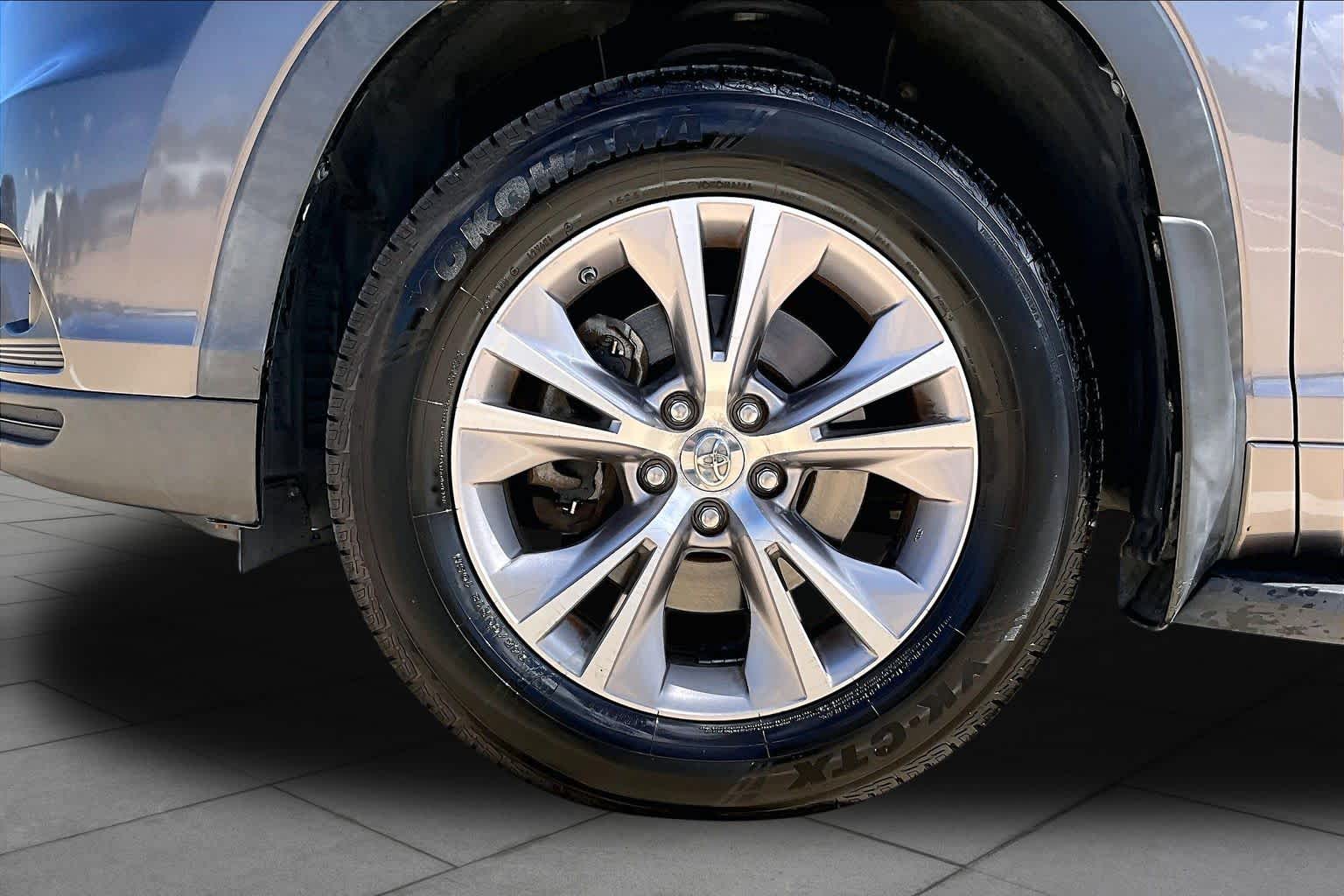 2015 Toyota Highlander LE Plus Predawn Gray Mica at Beck & Masten Kia