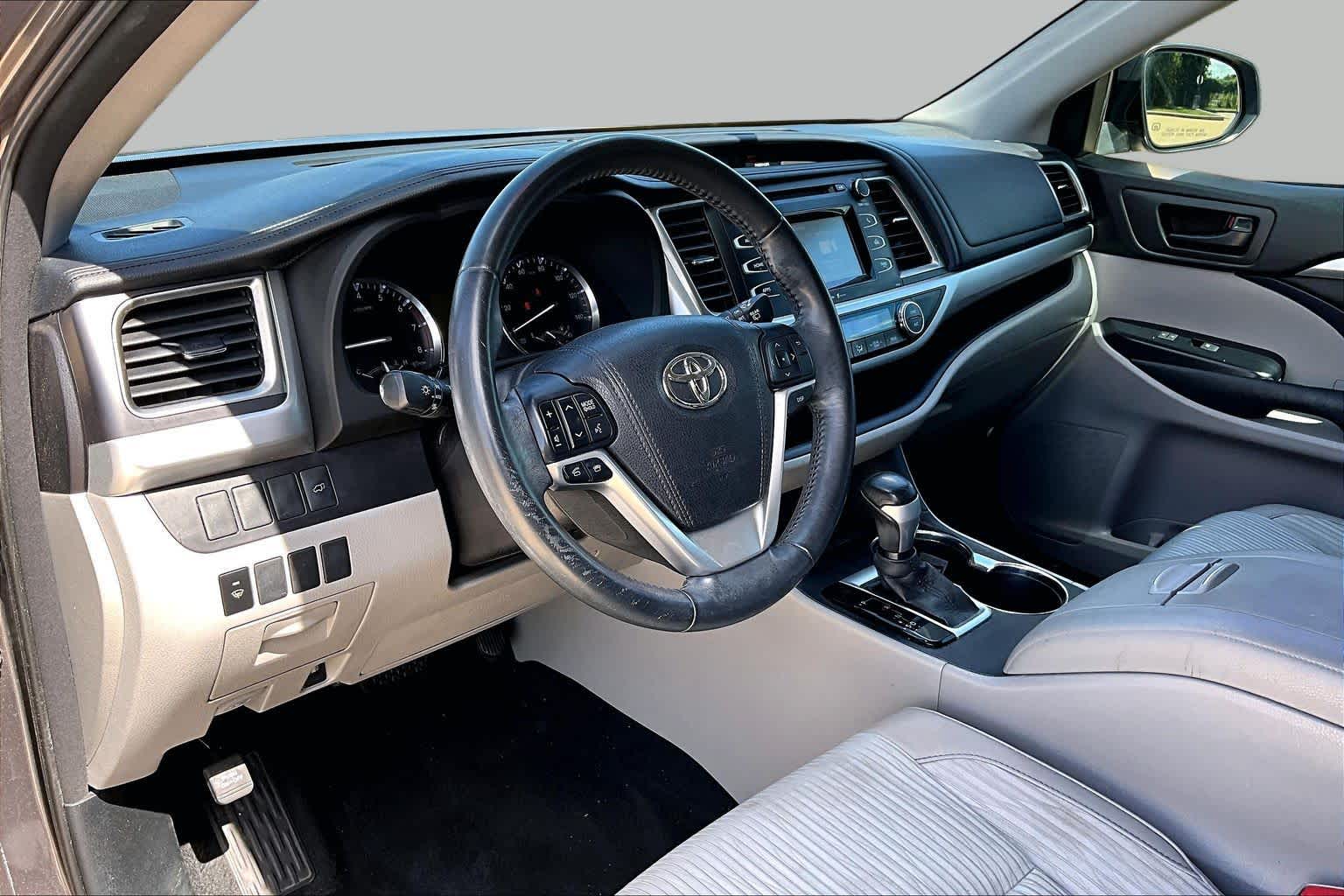 2015 Toyota Highlander LE Plus Predawn Gray Mica at Beck & Masten Kia