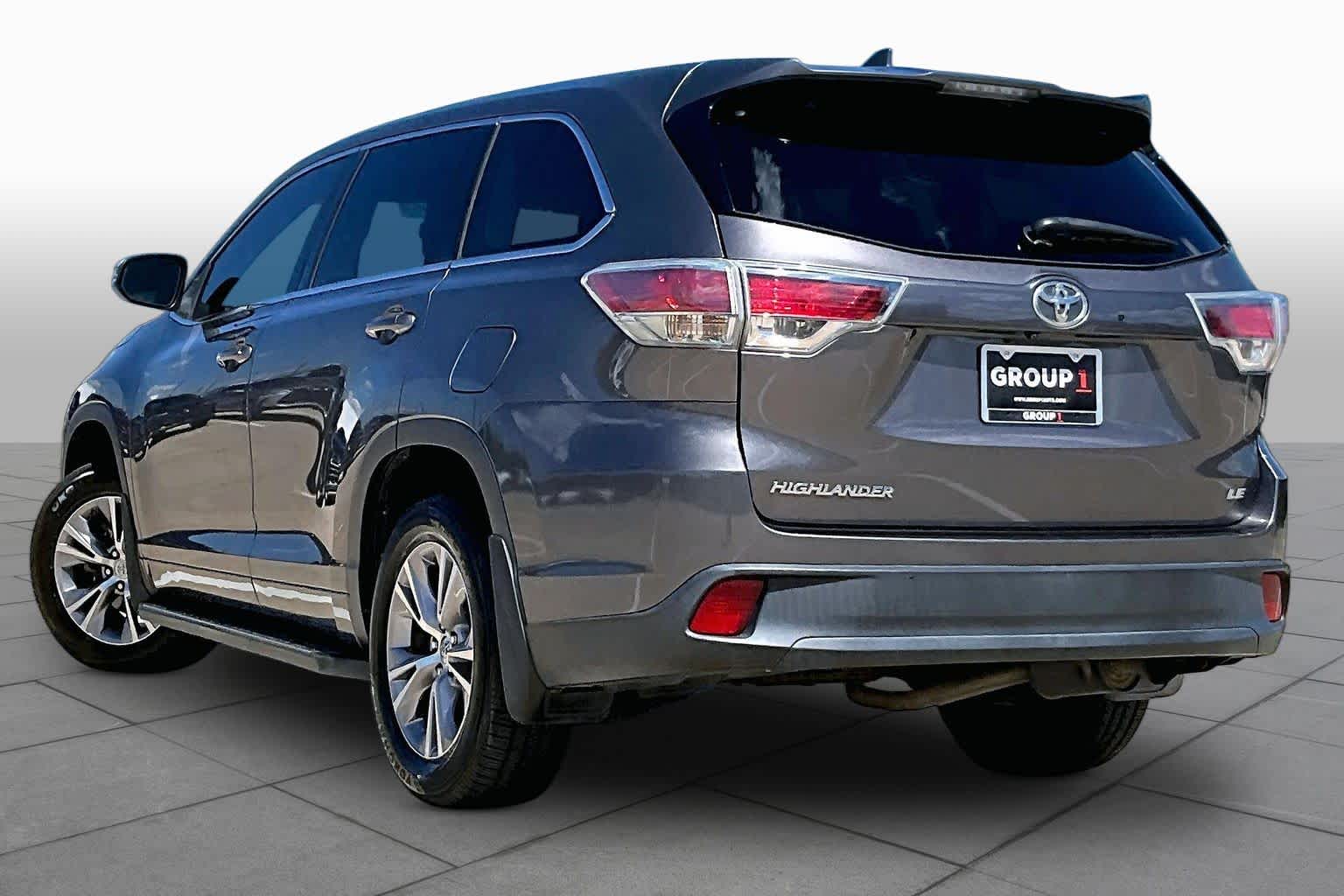 2015 Toyota Highlander LE Plus Predawn Gray Mica at Beck & Masten Kia