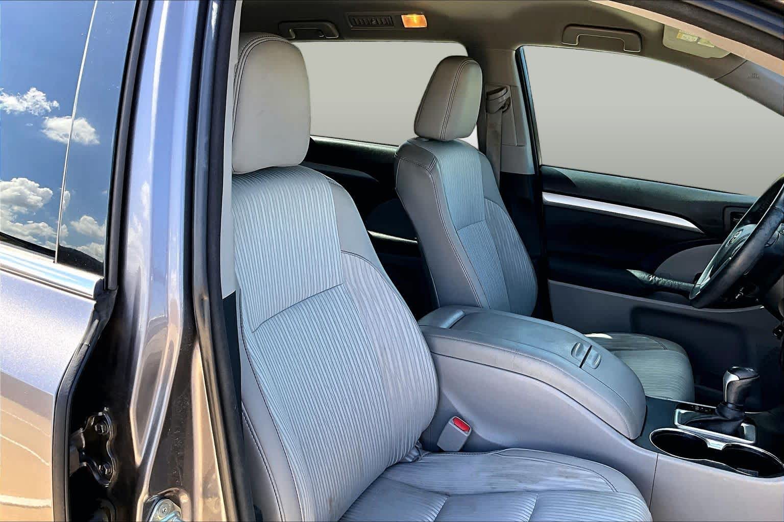 2015 Toyota Highlander LE Plus Predawn Gray Mica at Beck & Masten Kia
