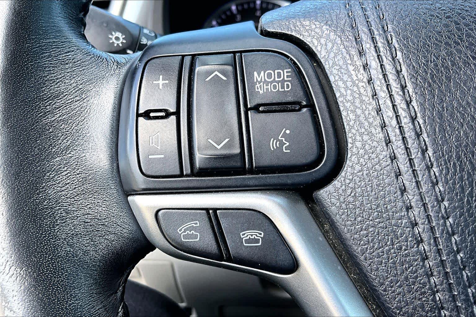 2015 Toyota Highlander LE Plus Predawn Gray Mica at Beck & Masten Kia