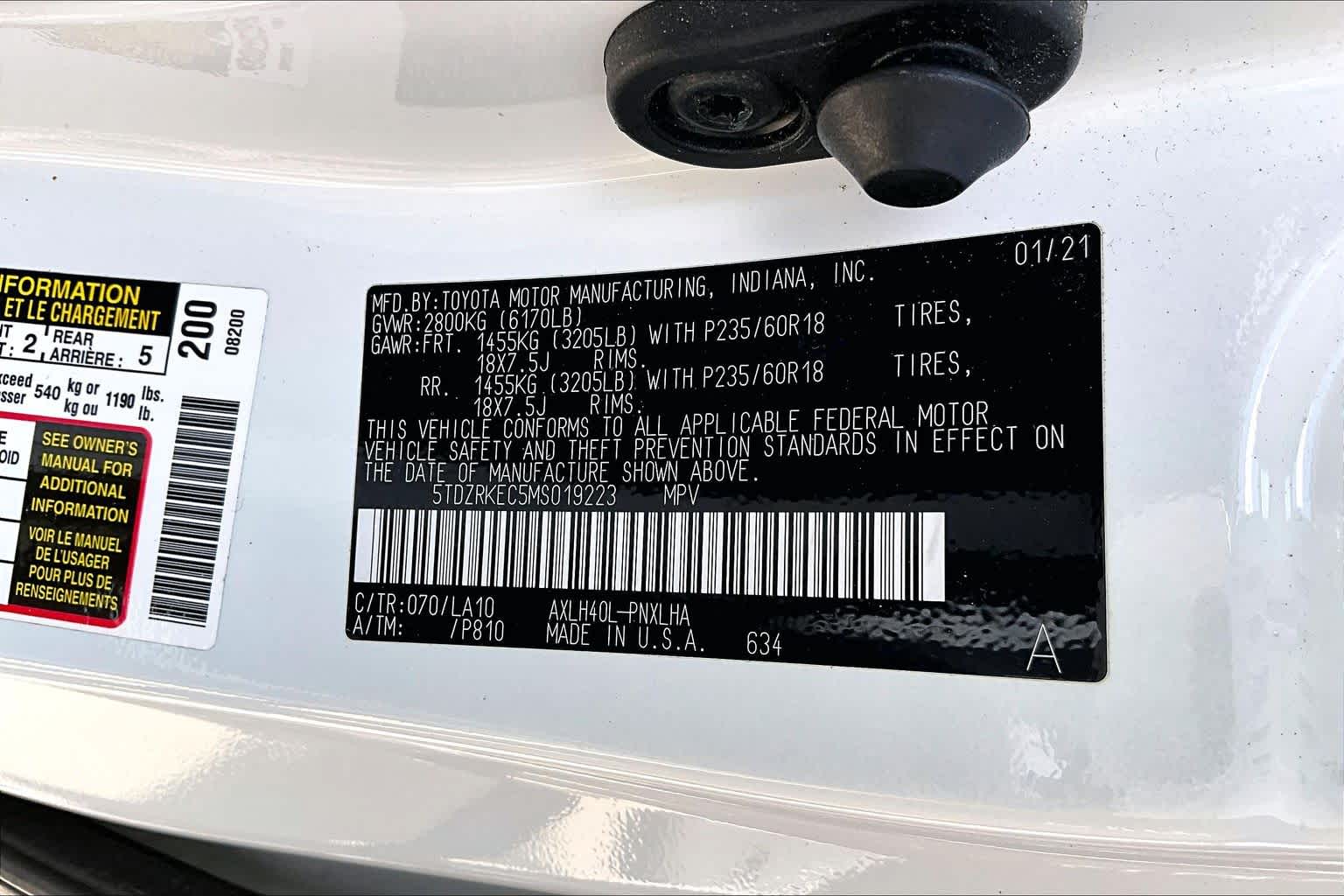 2021 Toyota Sienna Limited Blizzard Pearl at Group 1 Toyota Southwest