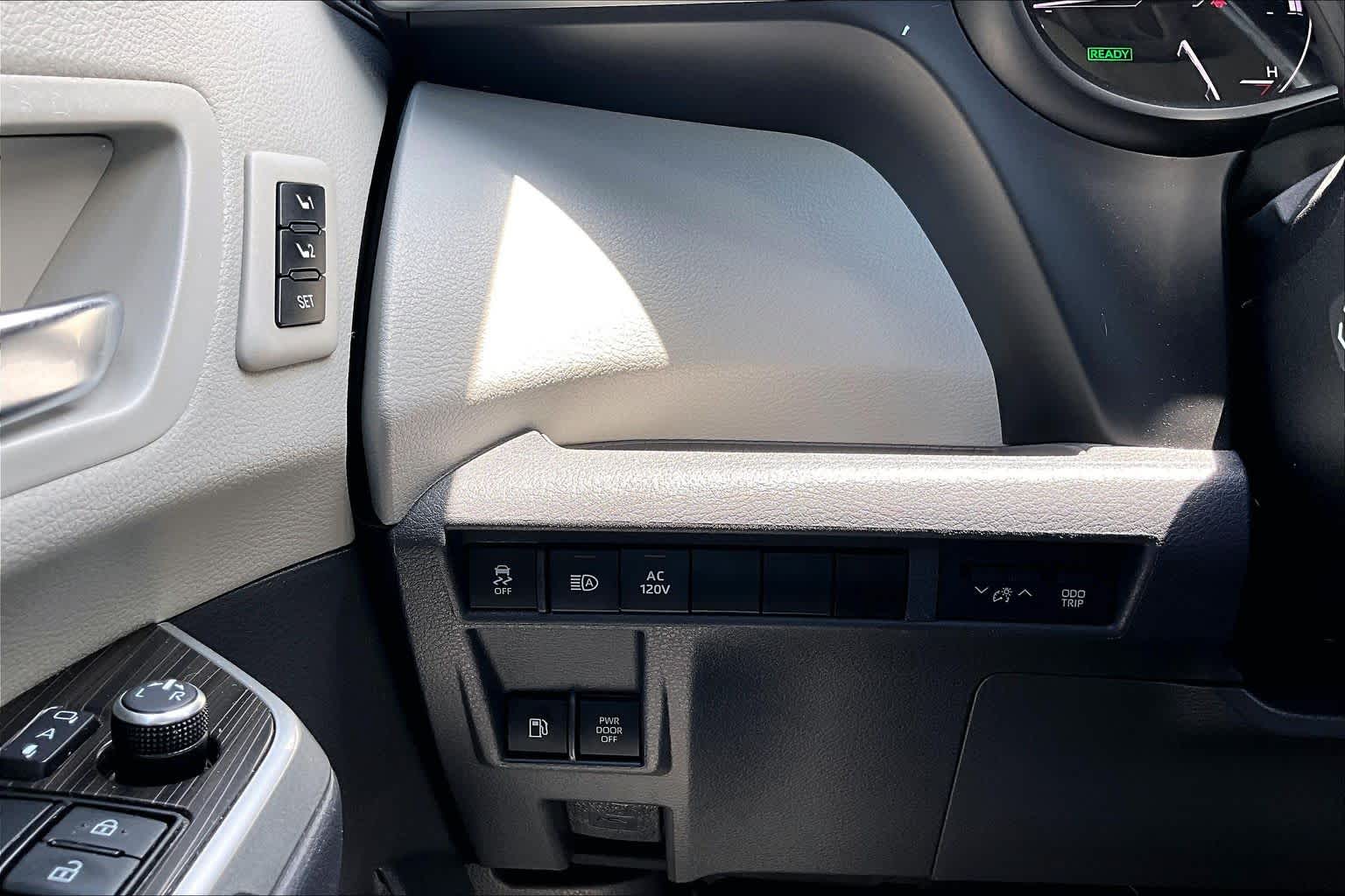 2021 Toyota Sienna Limited Blizzard Pearl at Group 1 Toyota Southwest