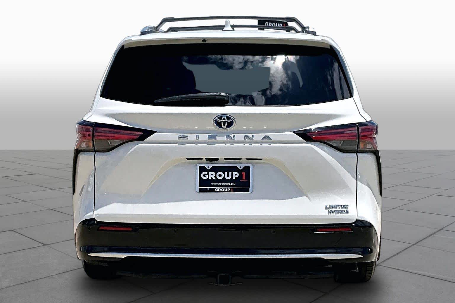 2021 Toyota Sienna Limited Blizzard Pearl at Group 1 Toyota Southwest