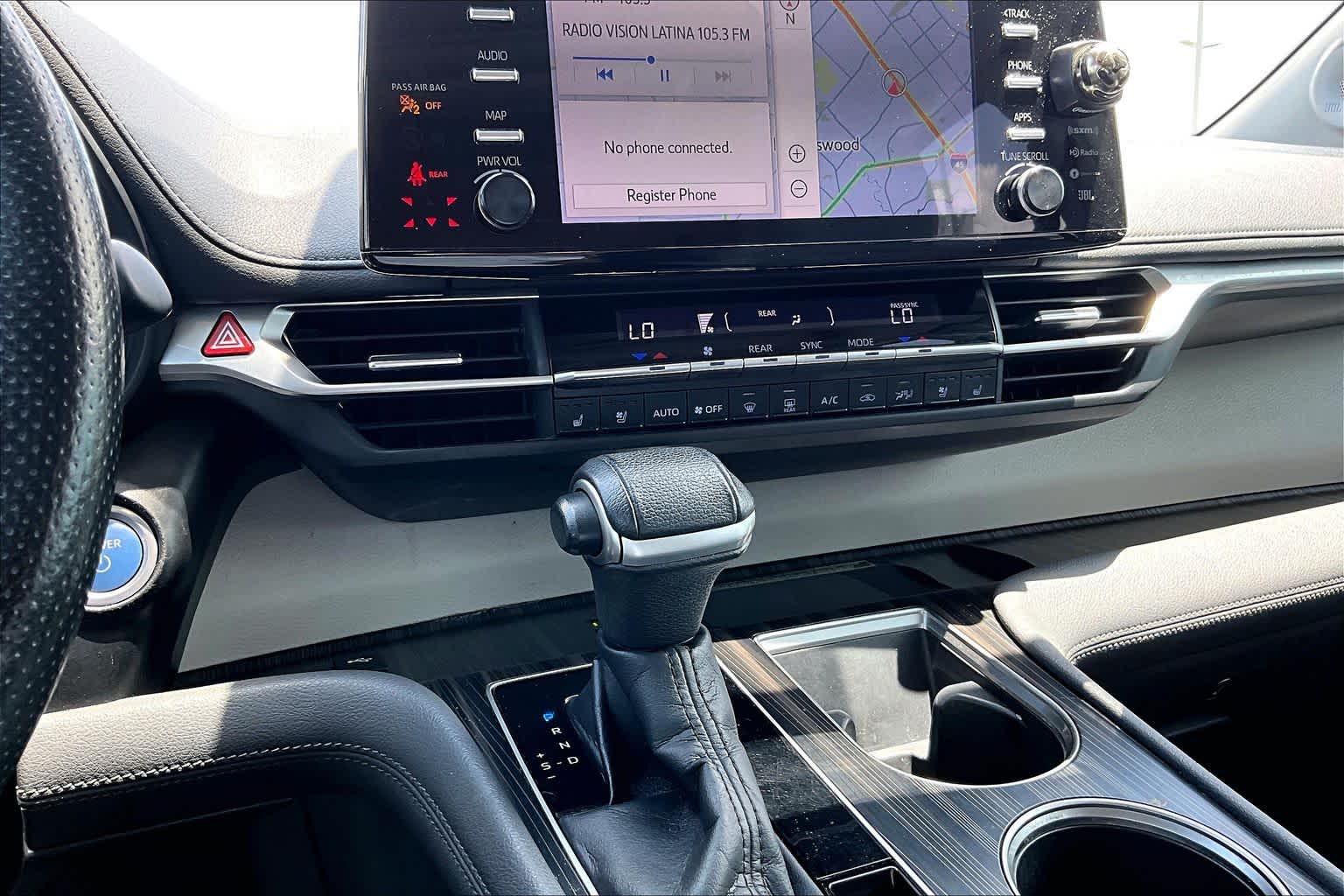 2021 Toyota Sienna Limited Blizzard Pearl at Group 1 Toyota Southwest