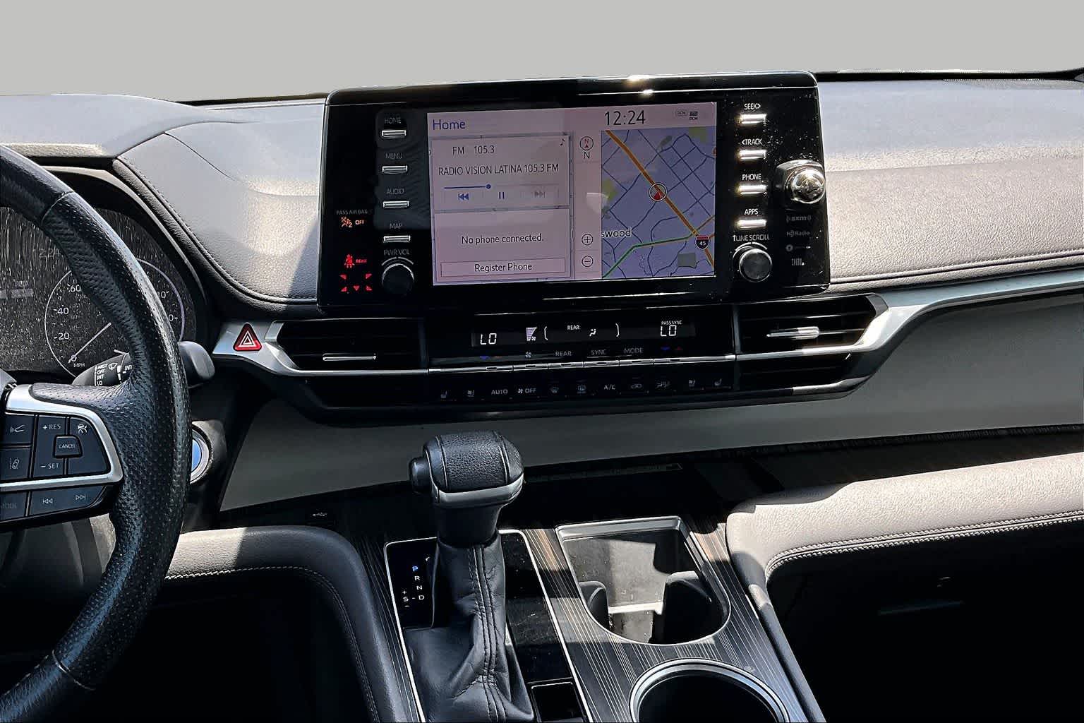 2021 Toyota Sienna Limited Blizzard Pearl at Group 1 Toyota Southwest