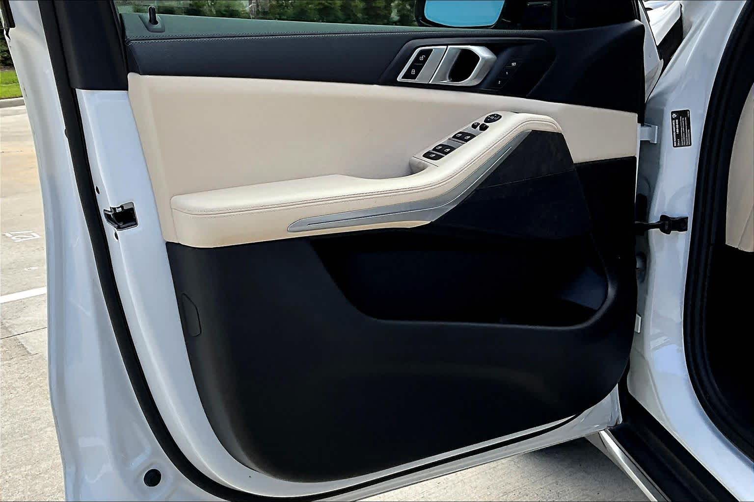 2019 BMW X5 xDrive40i xDrive40i Alpine White at Sterling McCall Nissan
