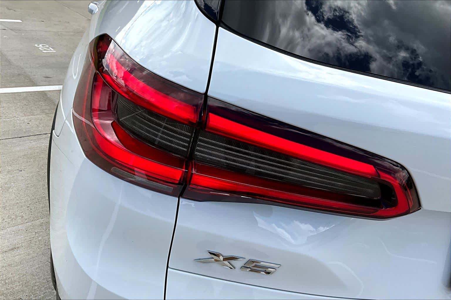2019 BMW X5 xDrive40i xDrive40i Alpine White at Sterling McCall Nissan