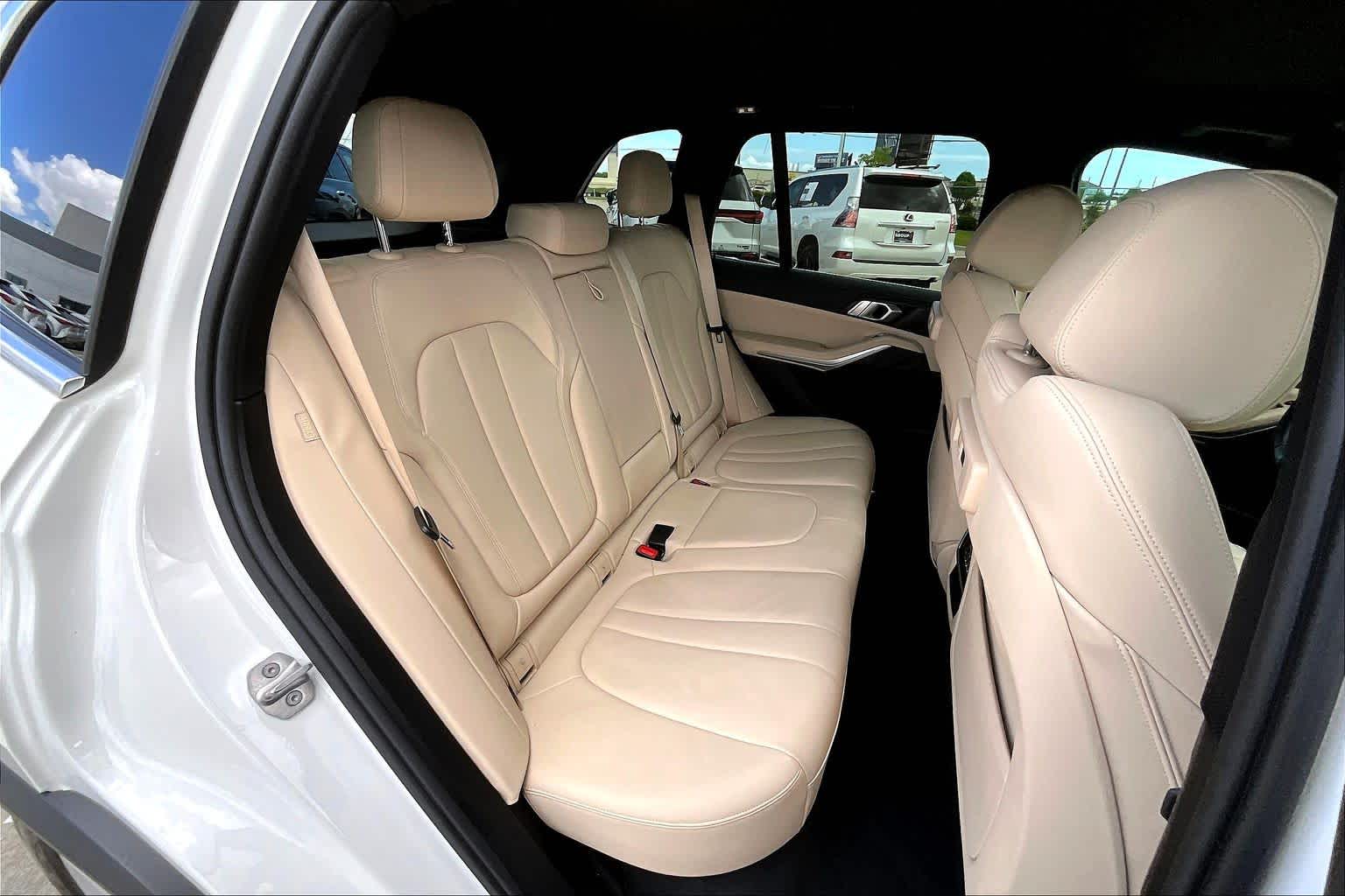 2019 BMW X5 xDrive40i xDrive40i Alpine White at Sterling McCall Nissan