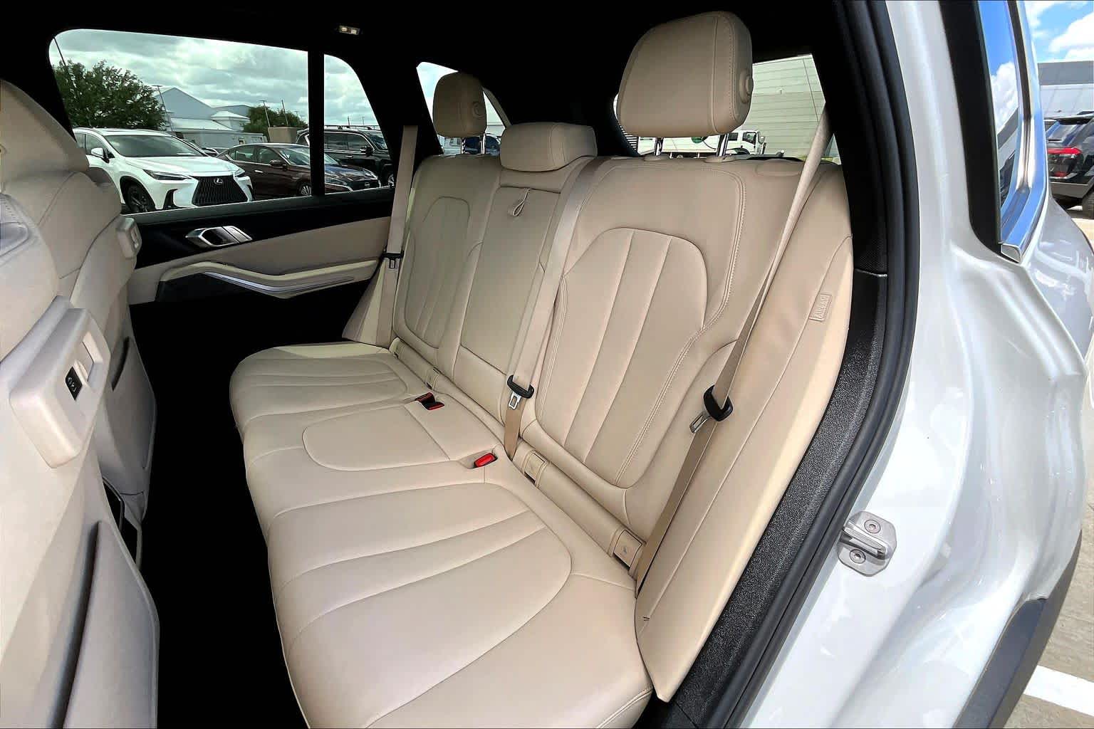2019 BMW X5 xDrive40i xDrive40i Alpine White at Sterling McCall Nissan