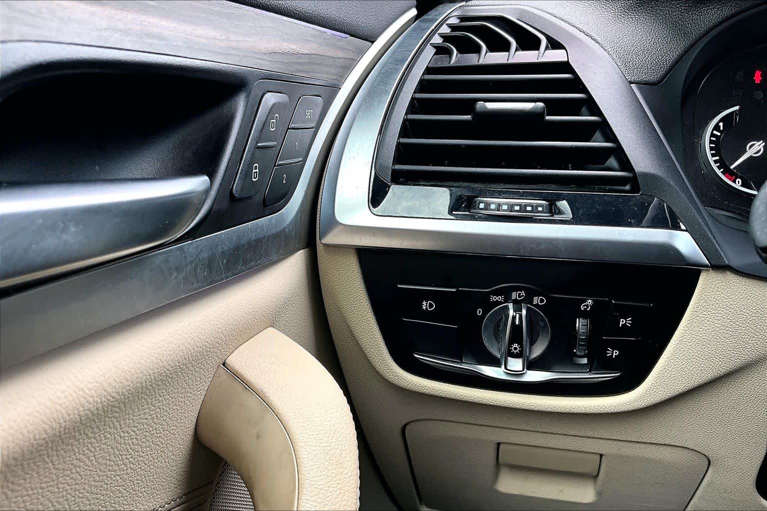 2019 BMW X3 sDrive30i Mineral White Metallic at AutoNation Chrysler Jeep Dodge Ram Spring