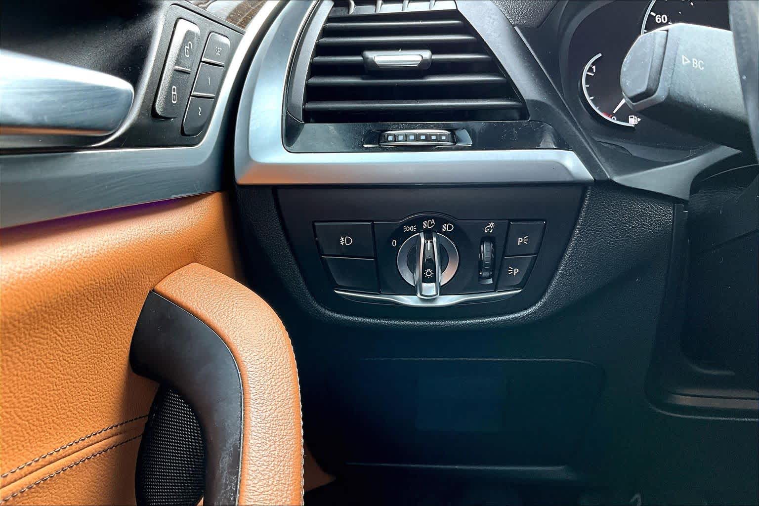 2019 BMW X3 sDrive30i Mineral White Metallic at AutoNation Chrysler Jeep Dodge Ram Spring