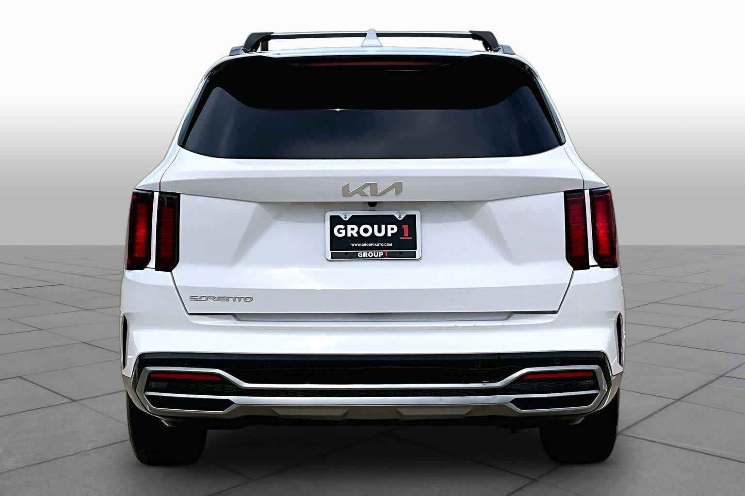 2023 Kia Sorento photo 5 of 37