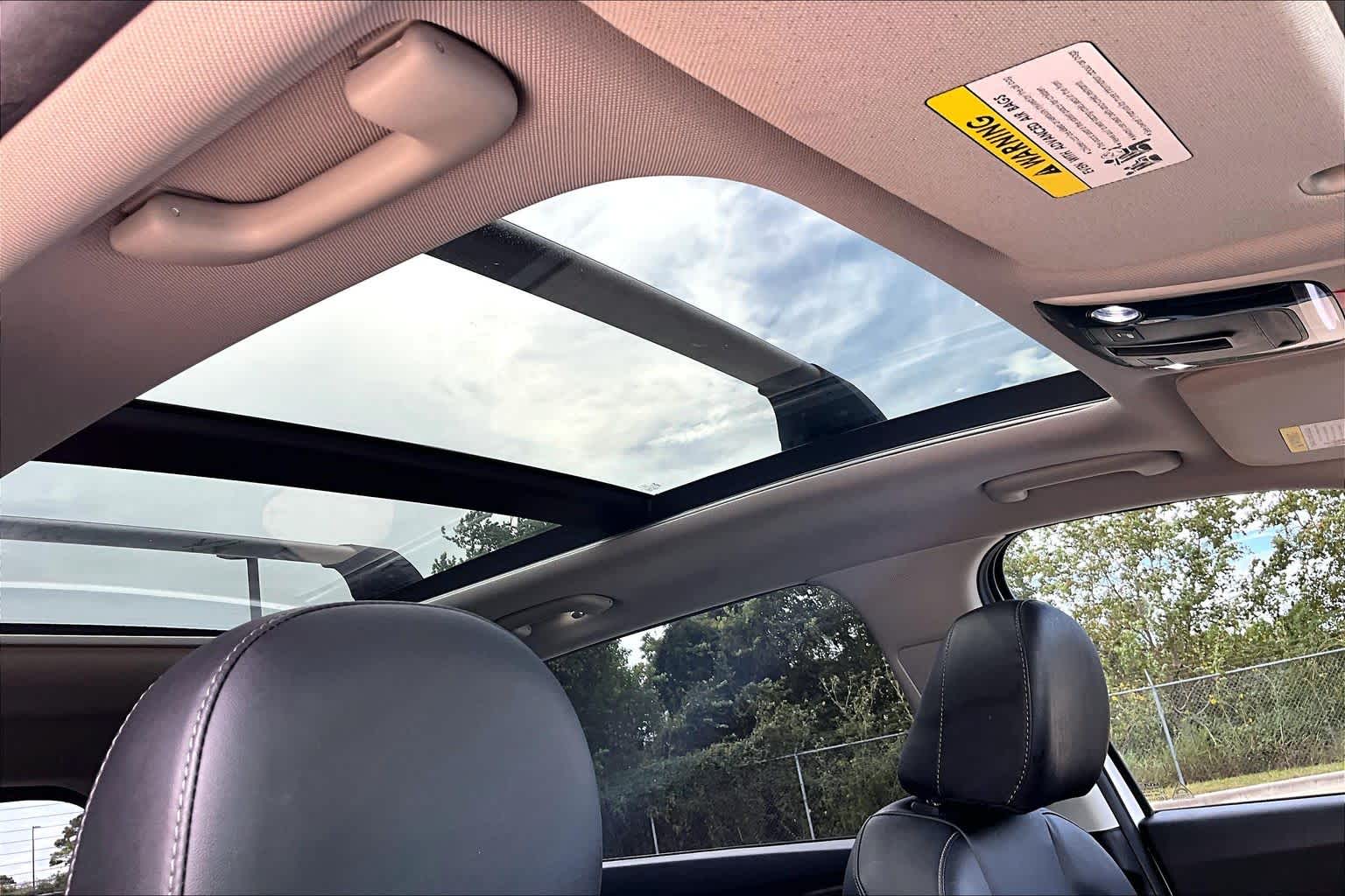 2023 Kia Sorento photo 14 of 37
