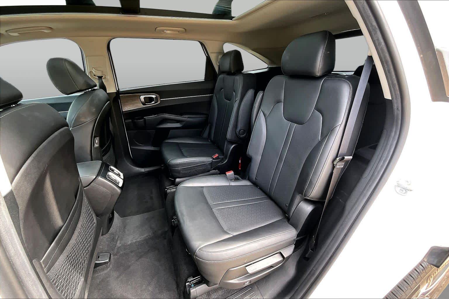 2023 Kia Sorento photo 21 of 37
