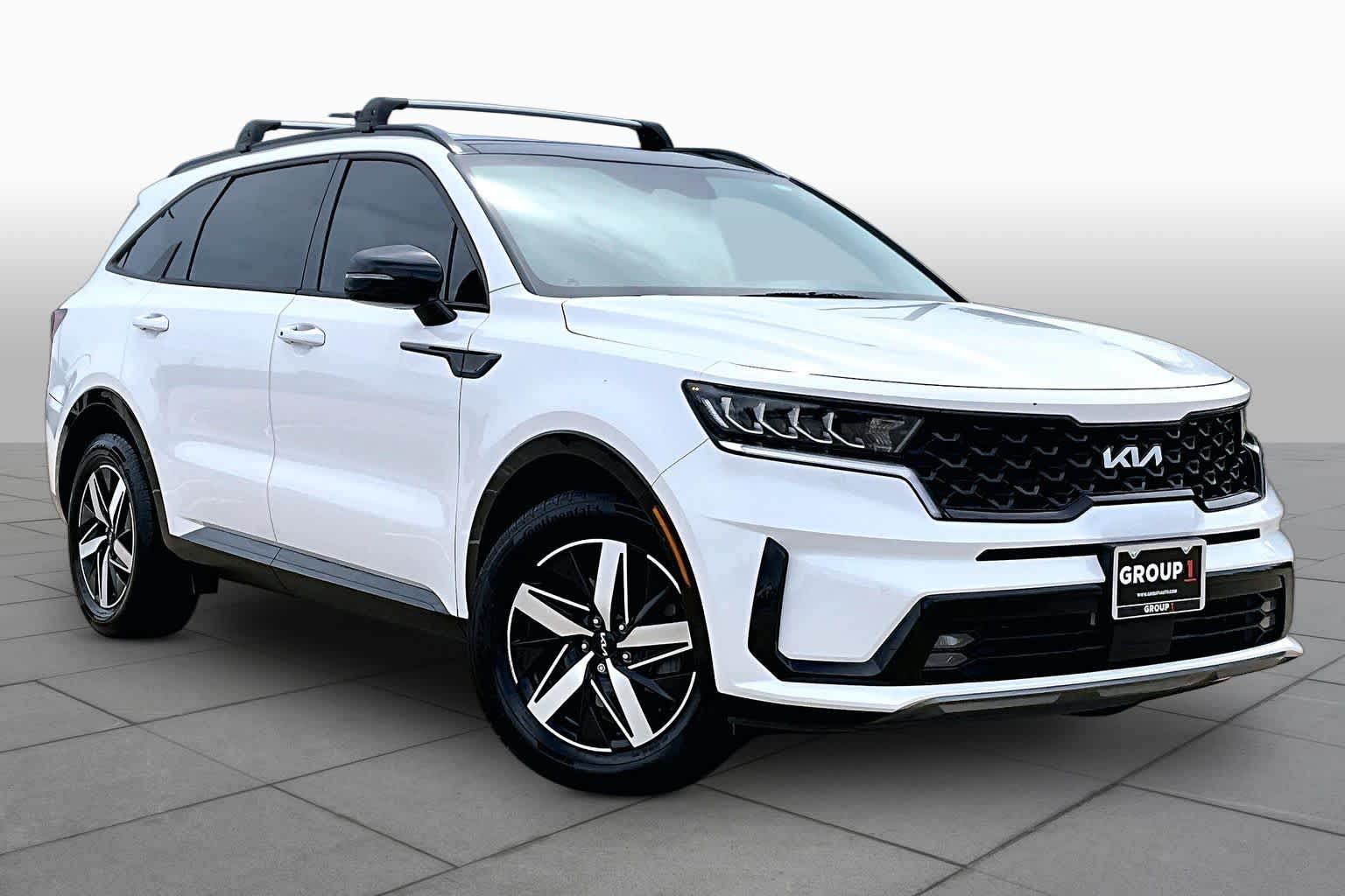 2023 Kia Sorento photo 3 of 37